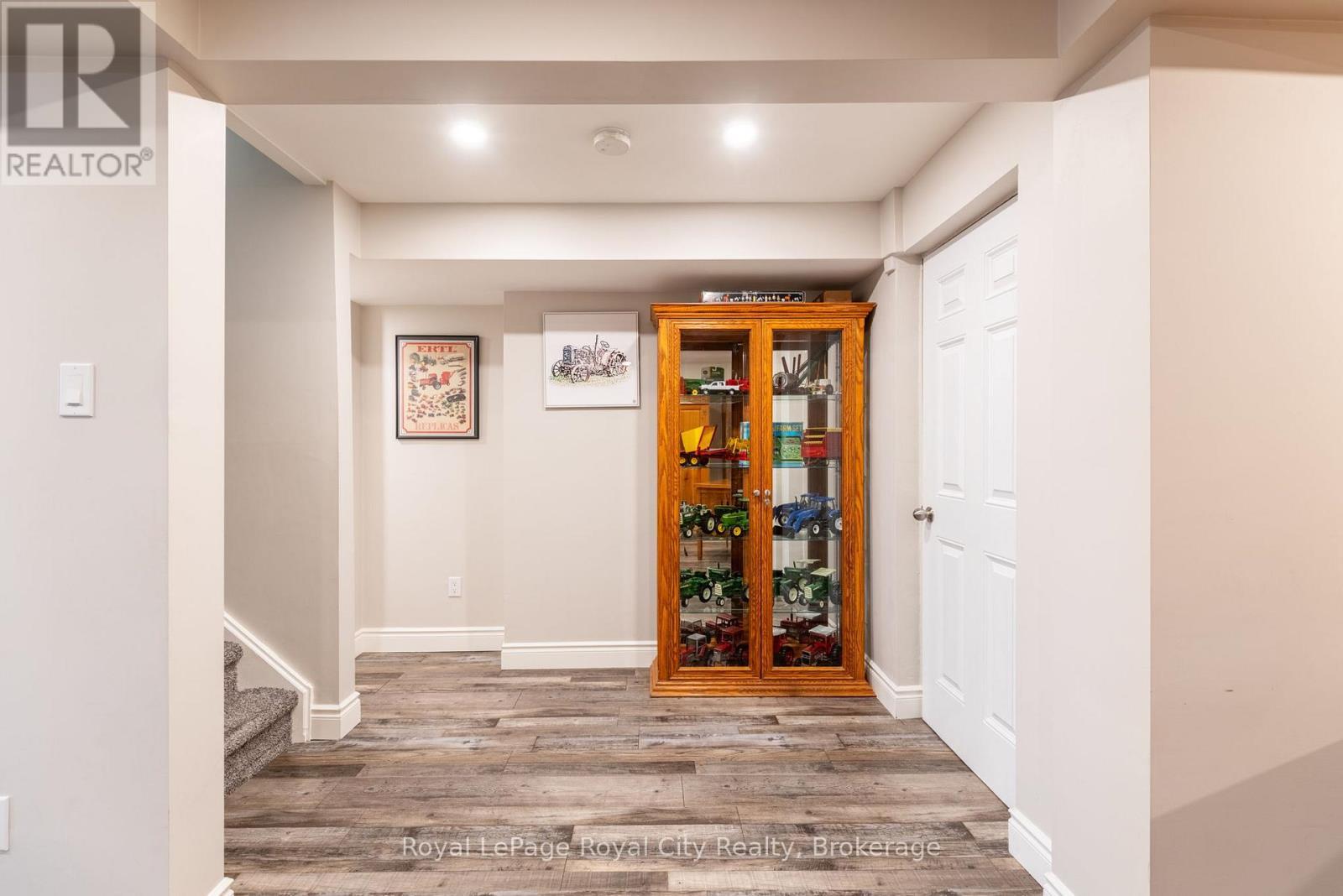 












118 STIRLING MACGREGOR DRIVE

,
Cambridge,




Ontario
N1S4T4

