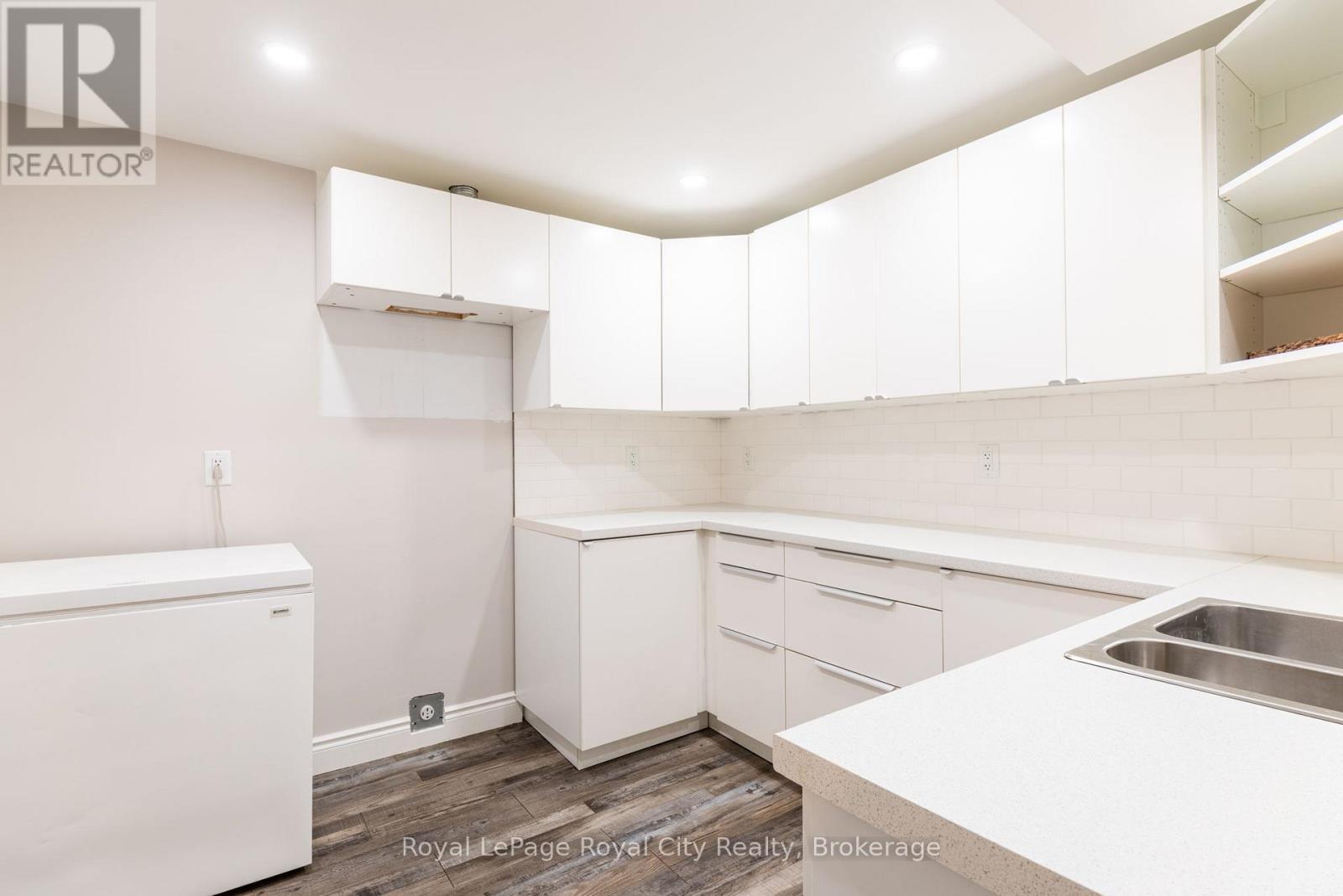 












118 STIRLING MACGREGOR DRIVE

,
Cambridge,




Ontario
N1S4T4

