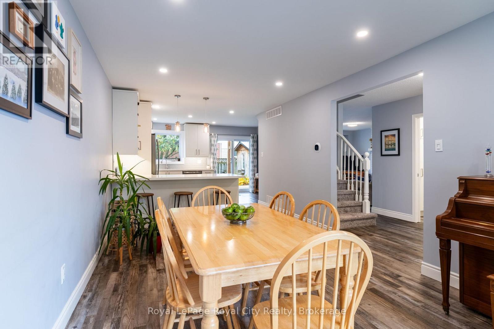 












118 STIRLING MACGREGOR DRIVE

,
Cambridge,




Ontario
N1S4T4

