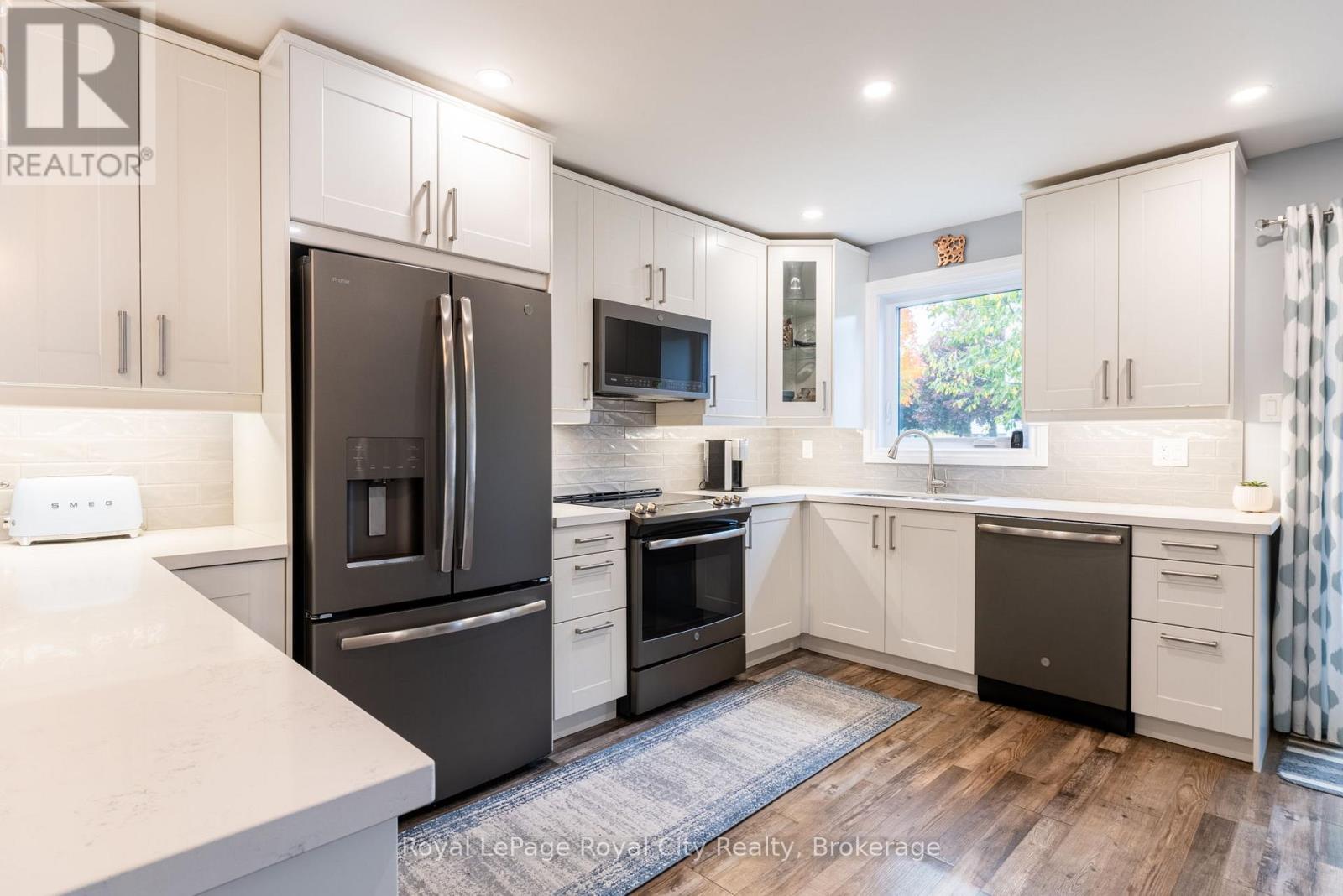 












118 STIRLING MACGREGOR DRIVE

,
Cambridge,




Ontario
N1S4T4

