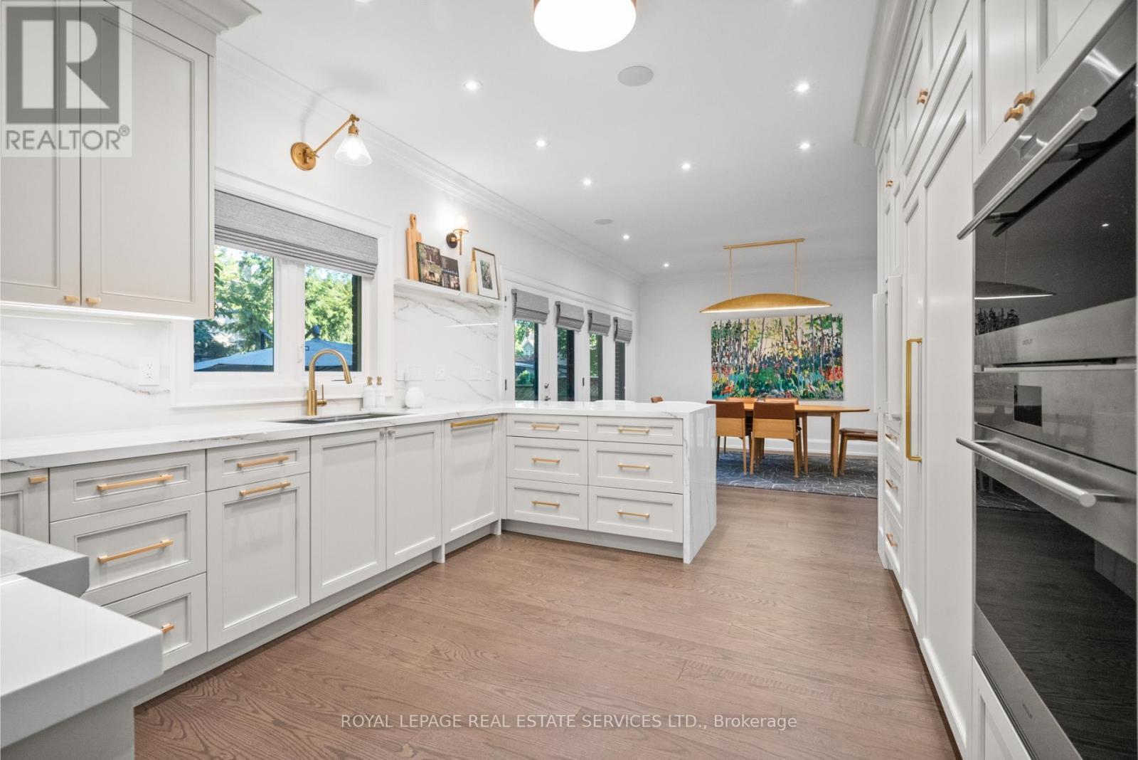 












132 STRATH AVENUE

,
Toronto,




Ontario
M8X1R5

