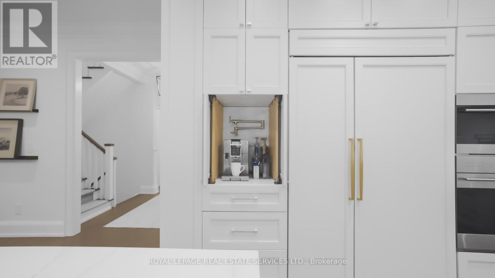 












132 STRATH AVENUE

,
Toronto,




Ontario
M8X1R5

