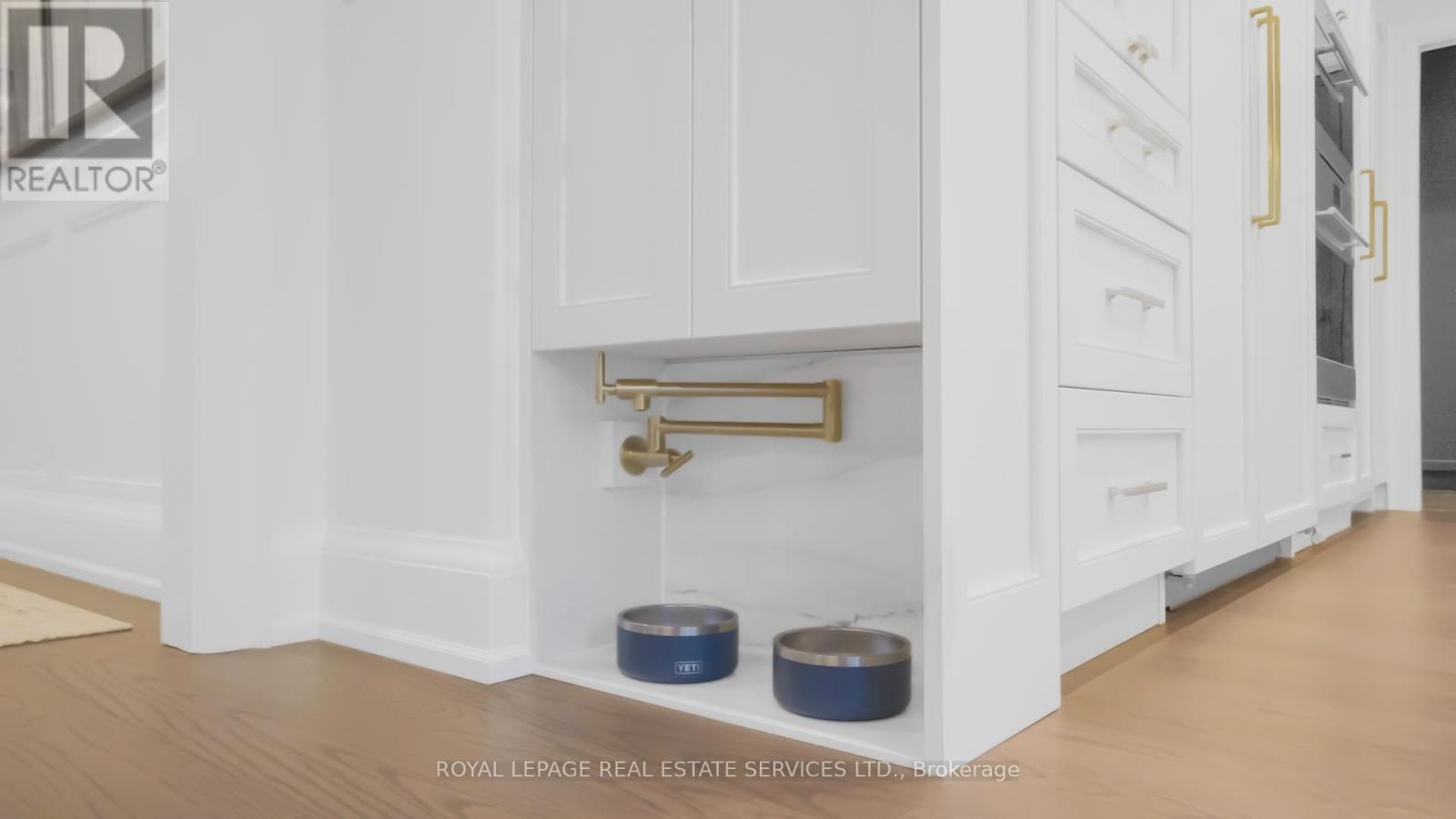 












132 STRATH AVENUE

,
Toronto,




Ontario
M8X1R5

