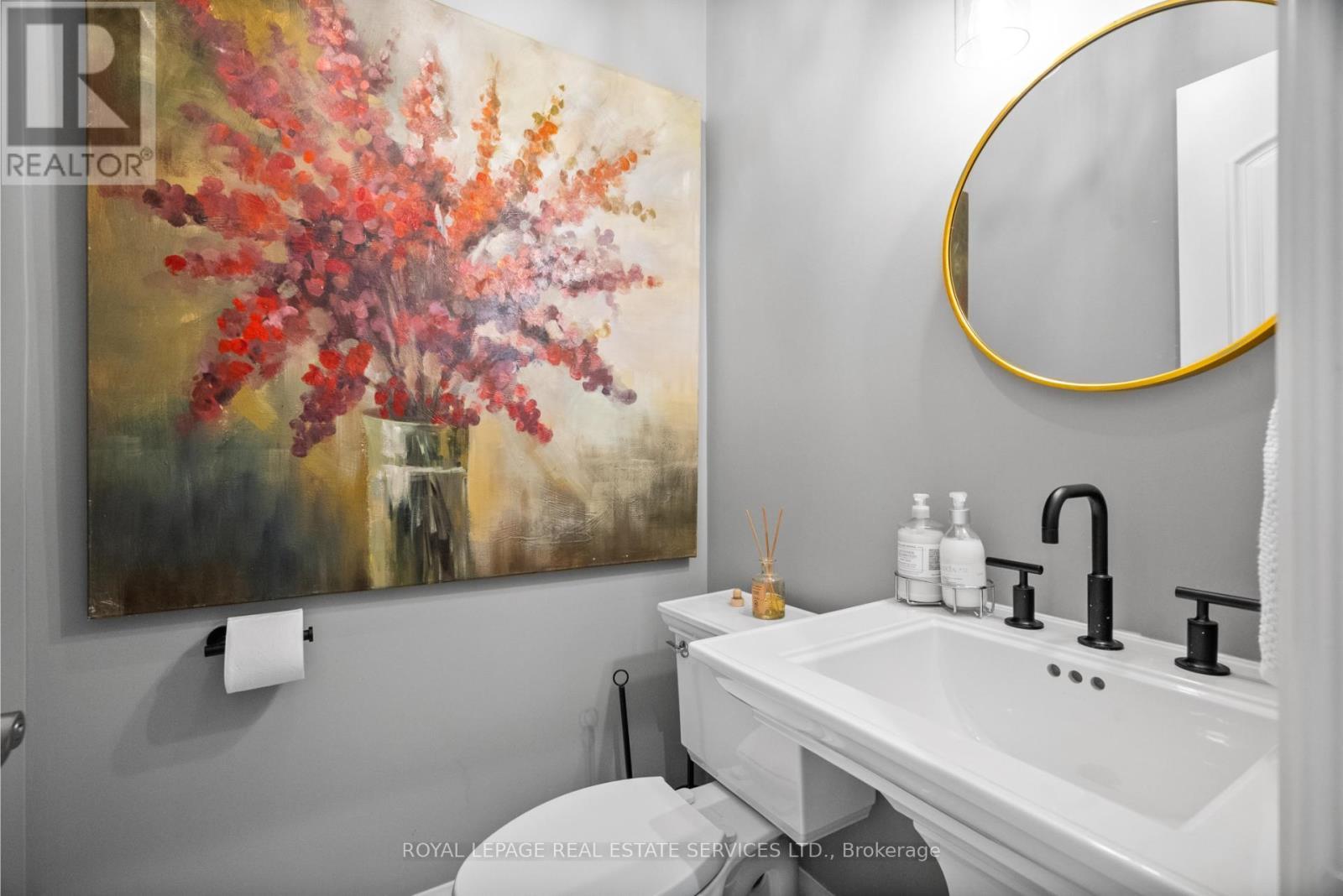 












132 STRATH AVENUE

,
Toronto,




Ontario
M8X1R5

