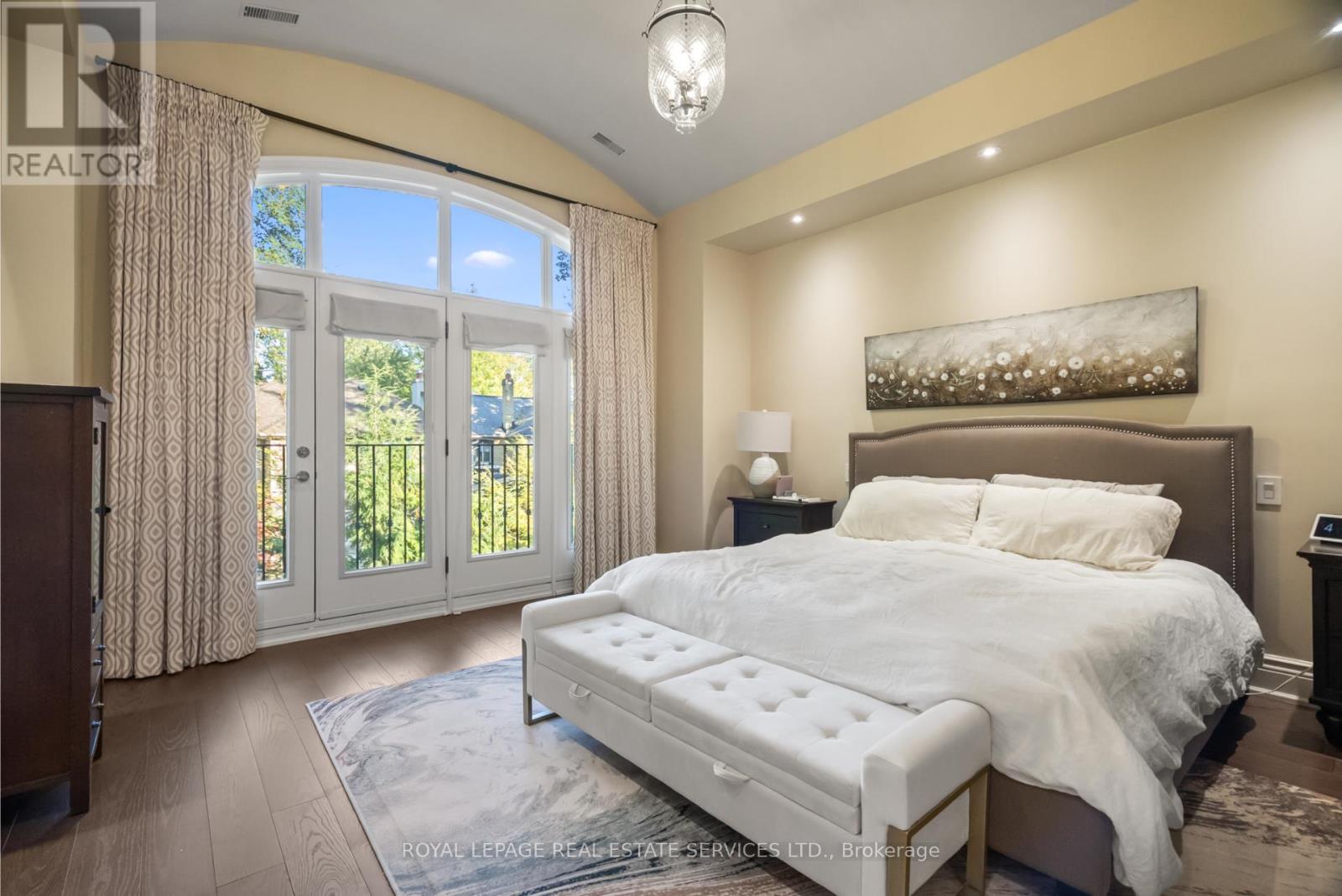 












132 STRATH AVENUE

,
Toronto,




Ontario
M8X1R5

