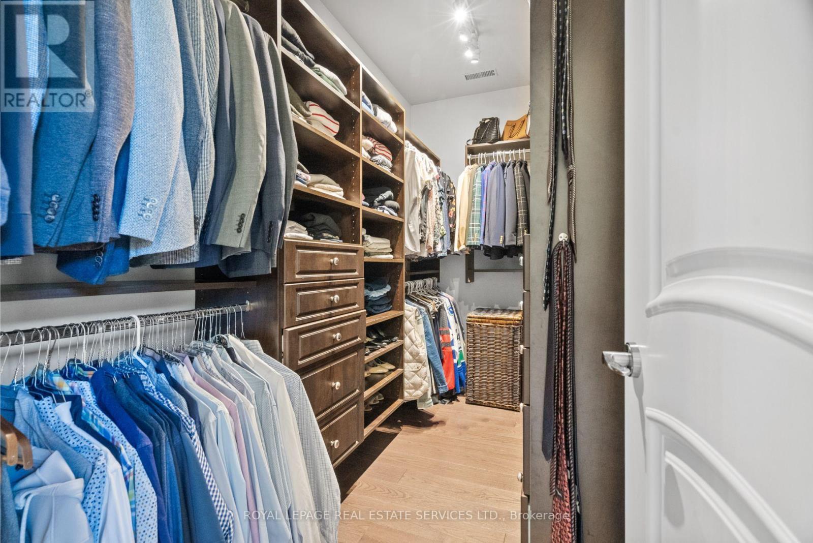 












132 STRATH AVENUE

,
Toronto,




Ontario
M8X1R5

