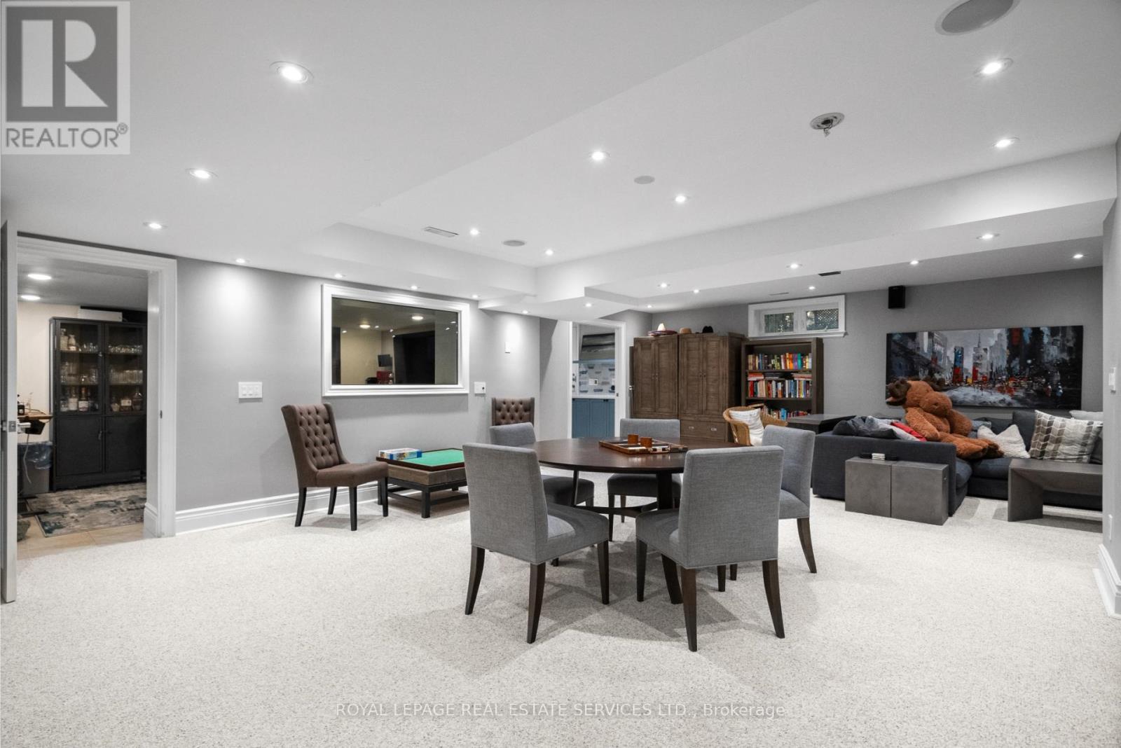 












132 STRATH AVENUE

,
Toronto,




Ontario
M8X1R5

