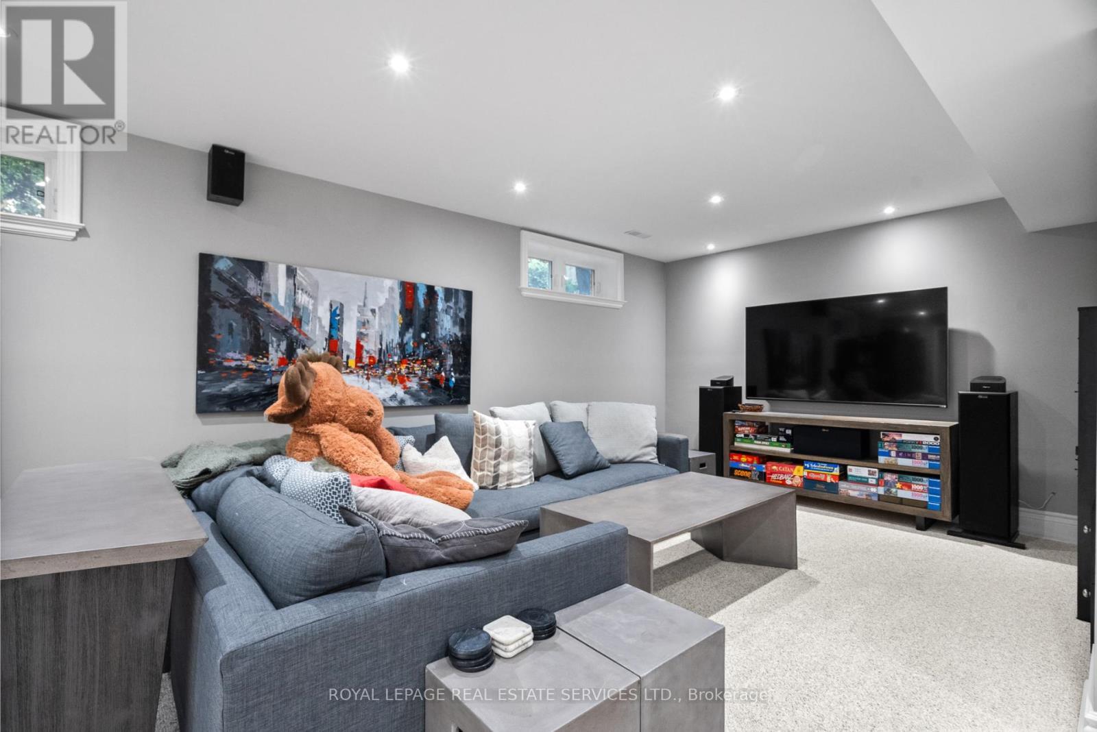 












132 STRATH AVENUE

,
Toronto,




Ontario
M8X1R5

