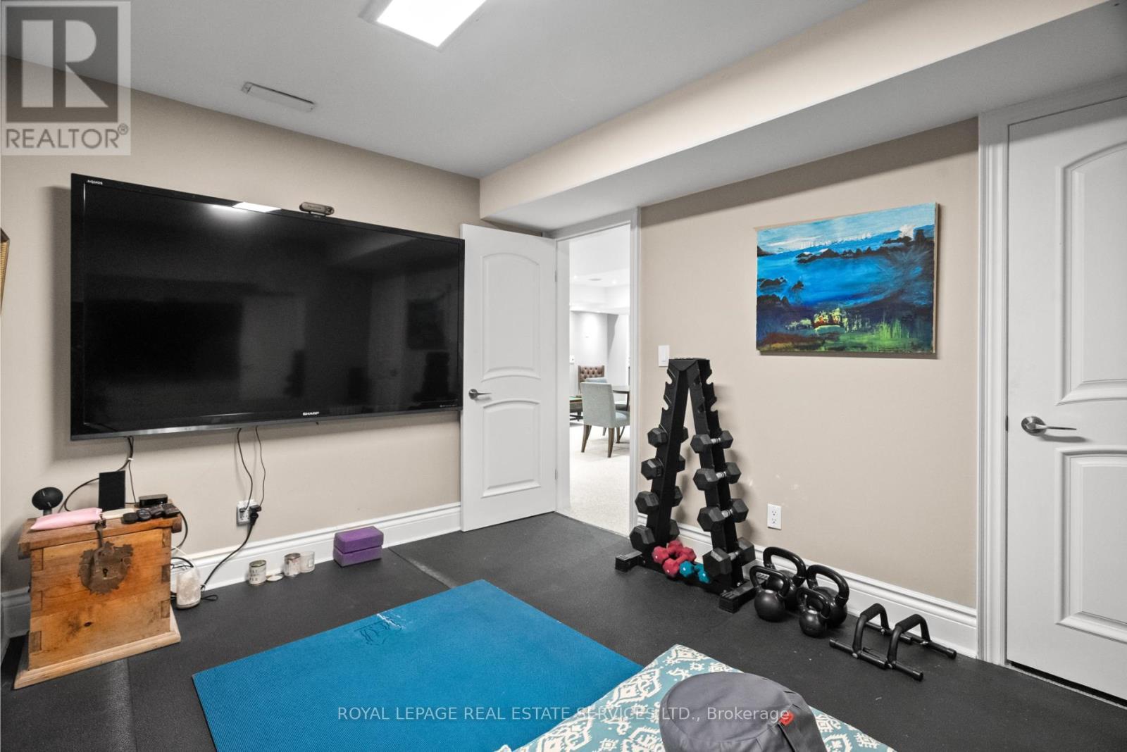 












132 STRATH AVENUE

,
Toronto,




Ontario
M8X1R5

