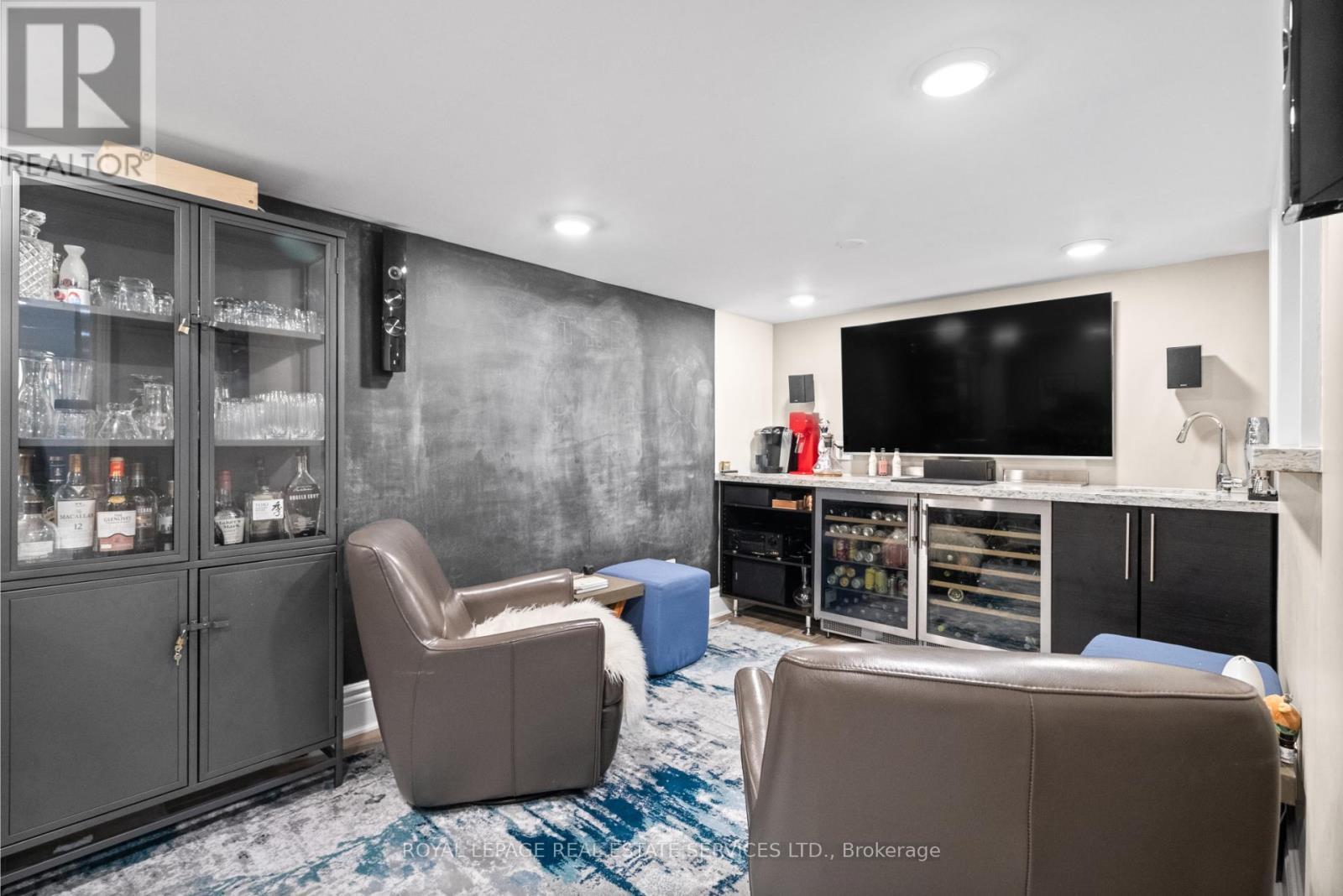 












132 STRATH AVENUE

,
Toronto,




Ontario
M8X1R5

