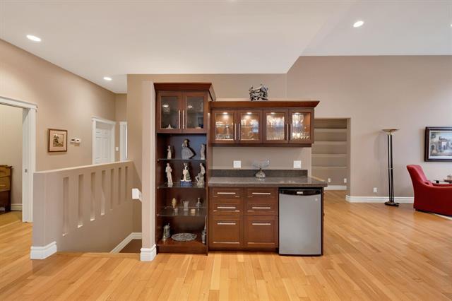 









101


Litchfield

BLVD, 15,
Winnipeg,




MB
R3P 2R4

