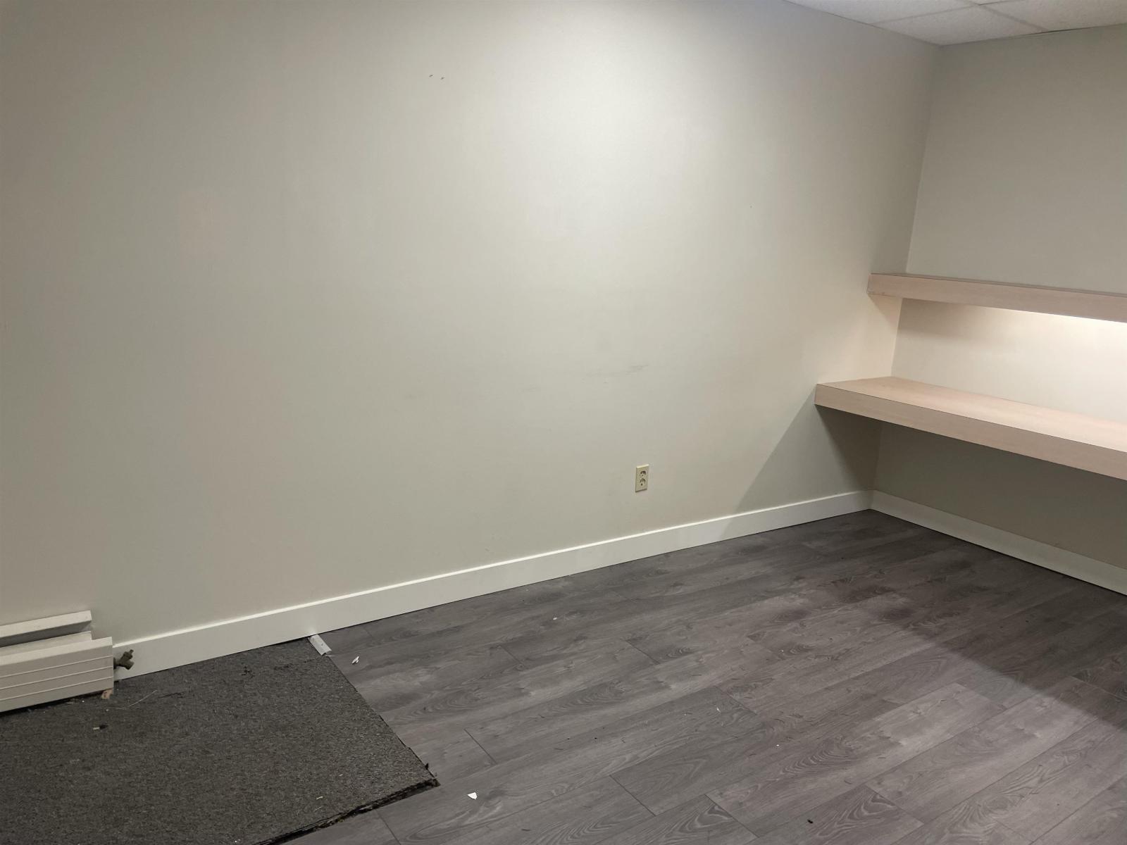 












7 15240 THRIFT AVENUE

,
White Rock,




British Columbia
V4B2L1

