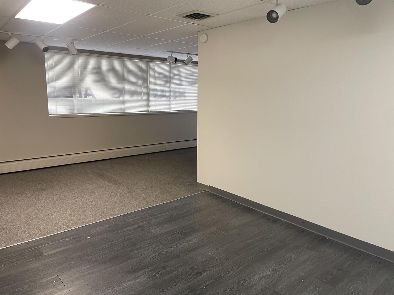 












7 15240 THRIFT AVENUE

,
White Rock,




British Columbia
V4B2L1

