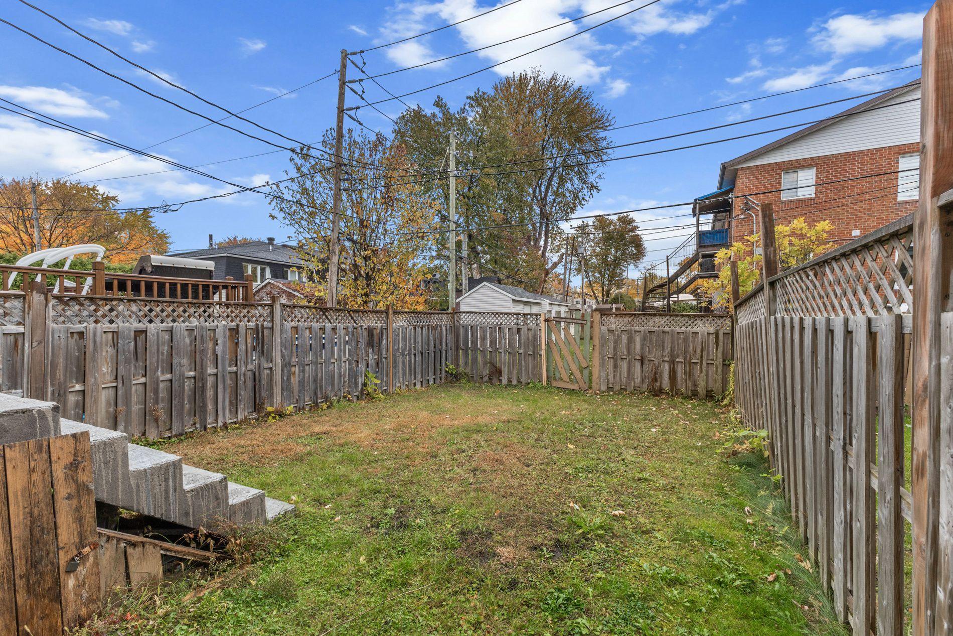









305


Rue de Pierrefontaine

,
Boisbriand,




QC
J7G1Y1


