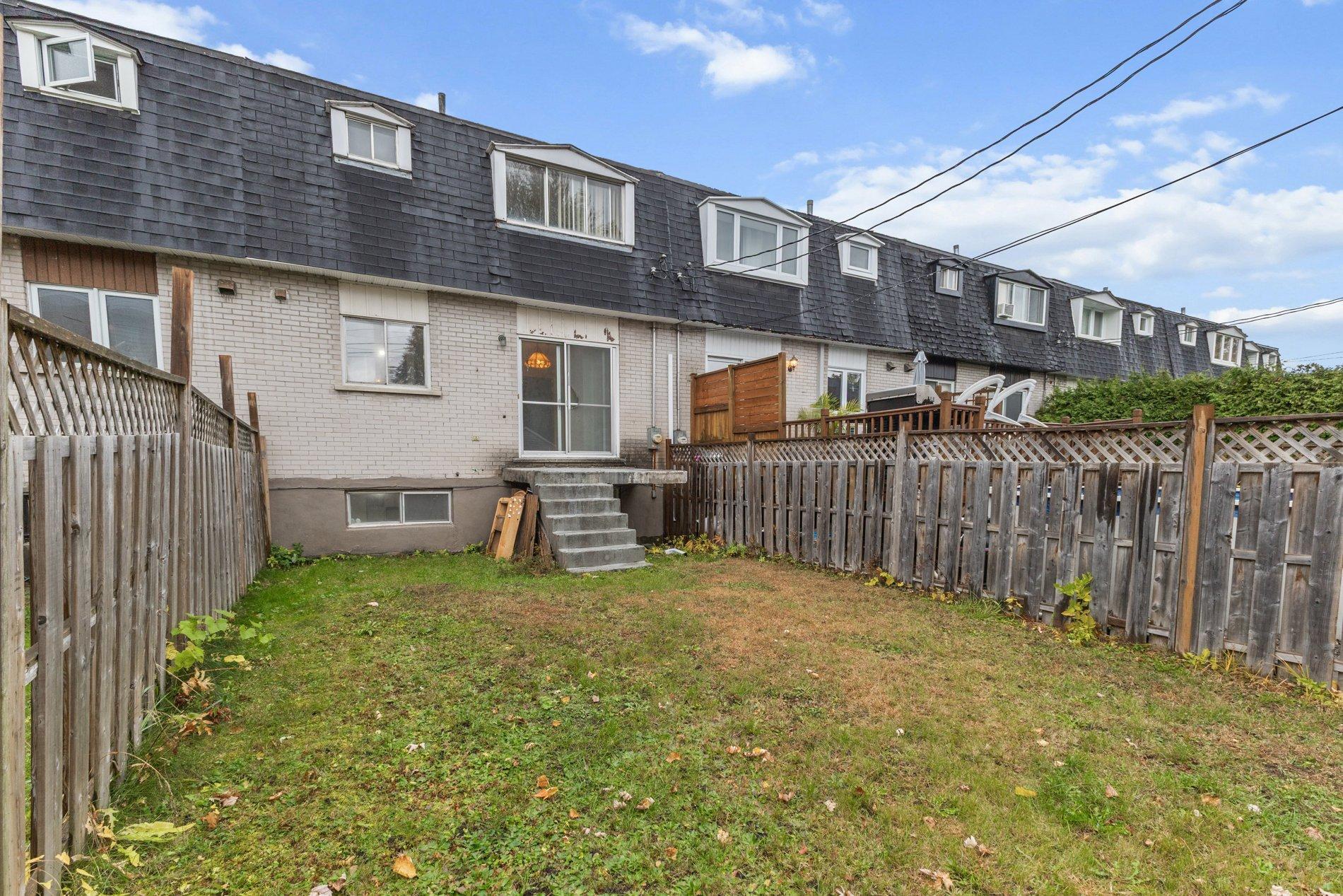 









305


Rue de Pierrefontaine

,
Boisbriand,




QC
J7G1Y1


