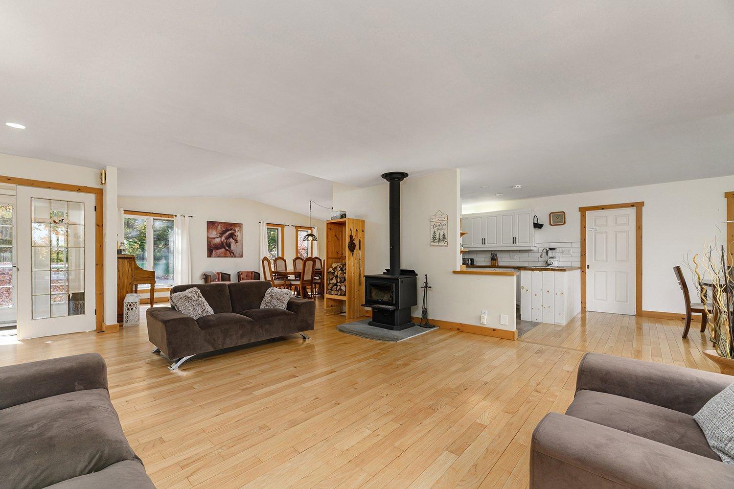 









11


Ch. des Boisés

,
Mont-Blanc,




QC
J0T1J2

