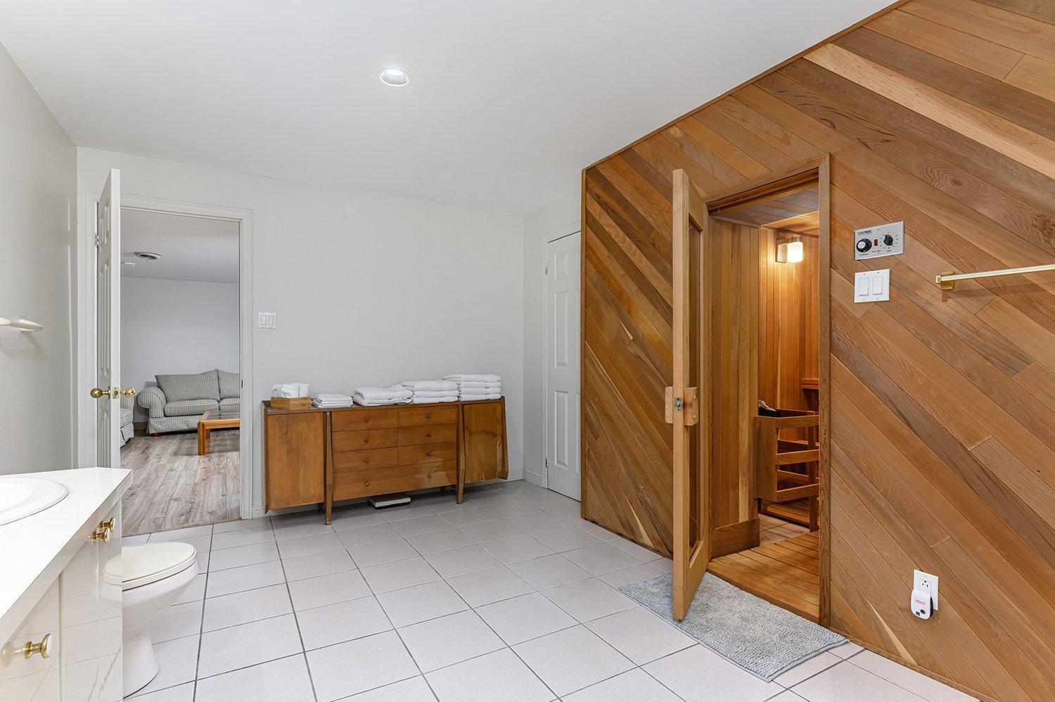 









11


Ch. des Boisés

,
Mont-Blanc,




QC
J0T1J2

