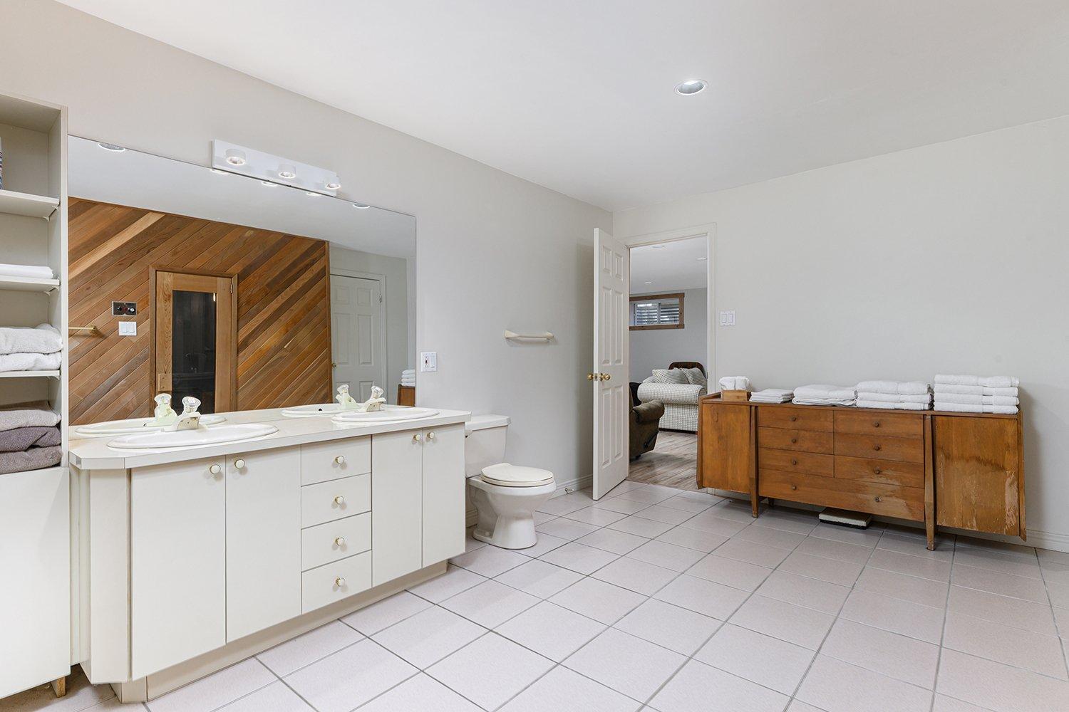 









11


Ch. des Boisés

,
Mont-Blanc,




QC
J0T1J2

