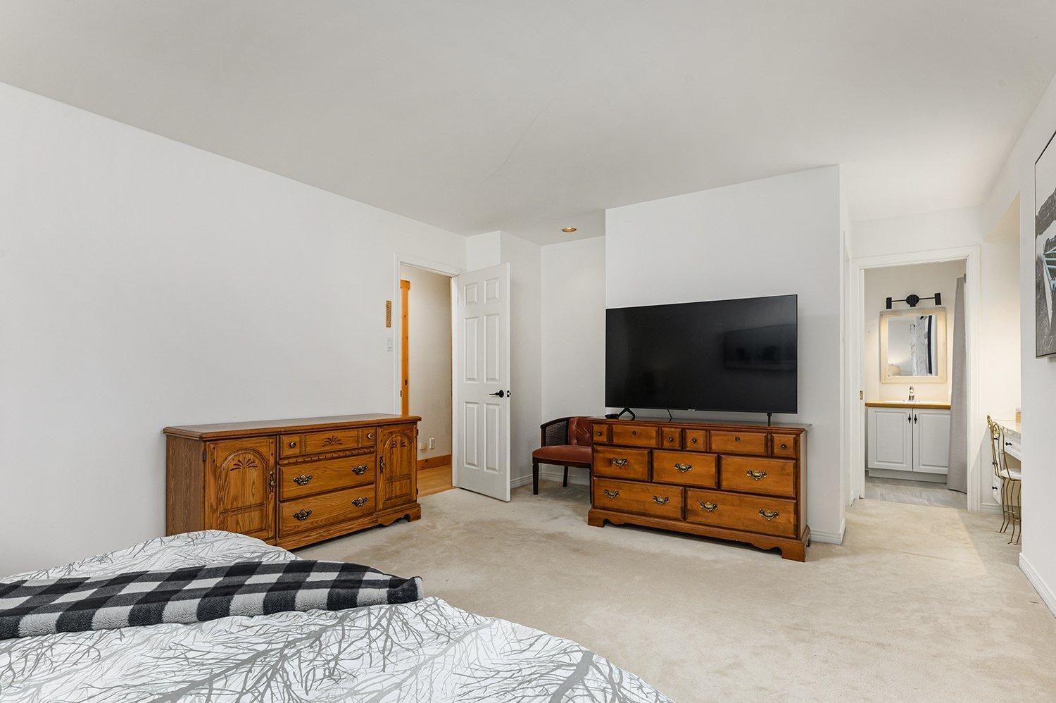 









11


Ch. des Boisés

,
Mont-Blanc,




QC
J0T1J2

