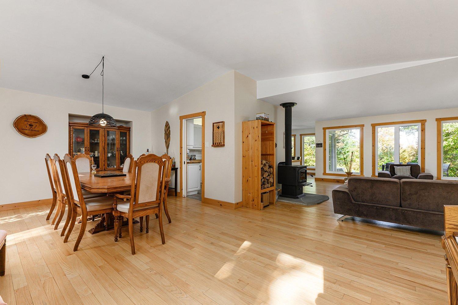 









11


Ch. des Boisés

,
Mont-Blanc,




QC
J0T1J2

