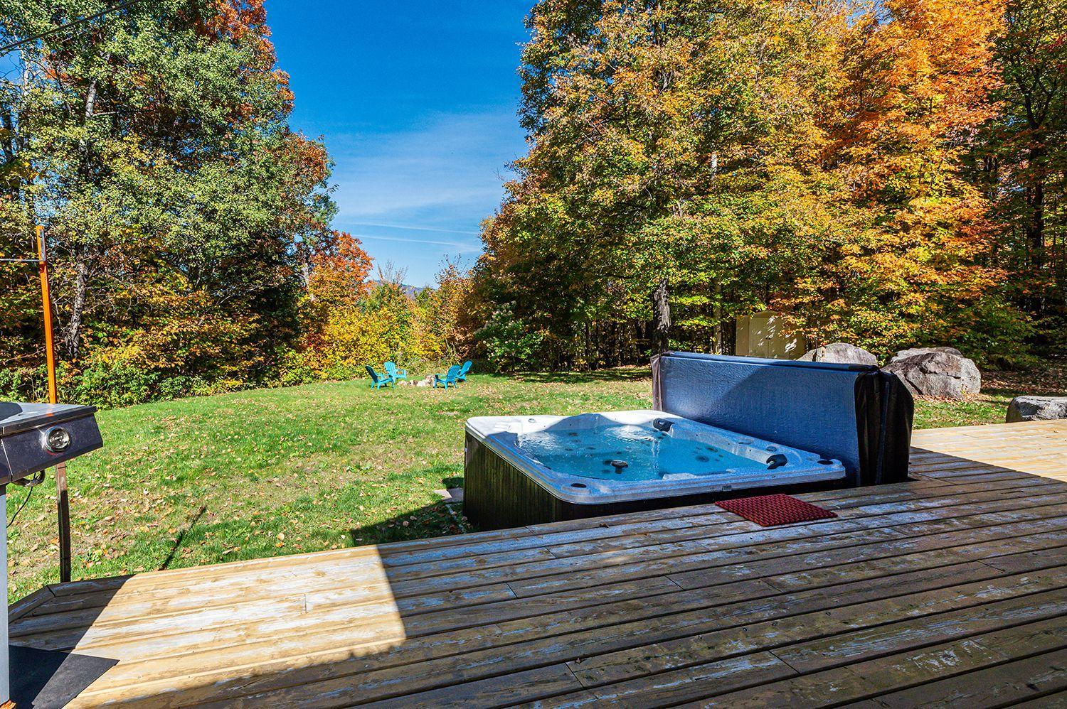 









11


Ch. des Boisés

,
Mont-Blanc,




QC
J0T1J2

