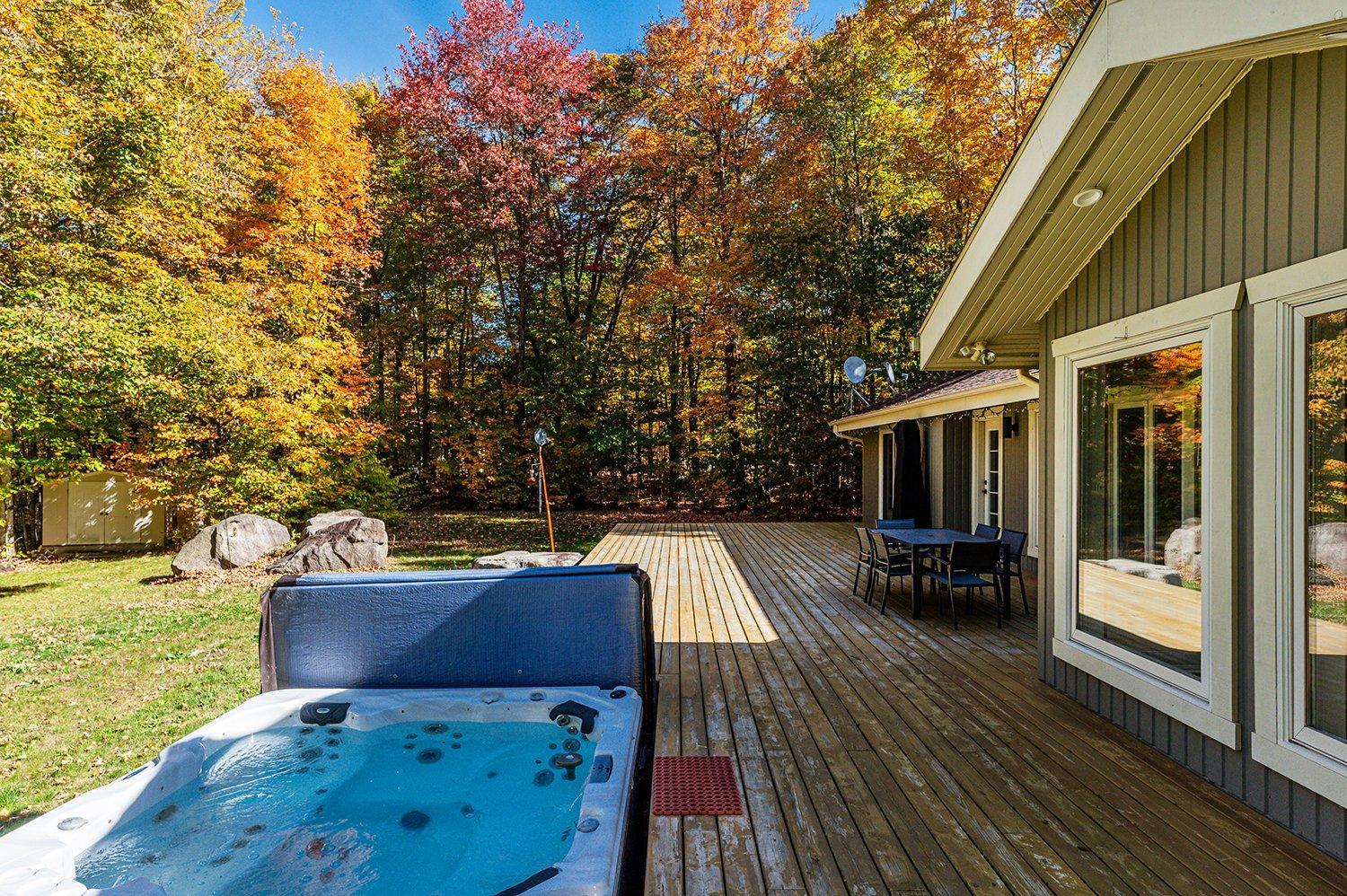 









11


Ch. des Boisés

,
Mont-Blanc,




QC
J0T1J2

