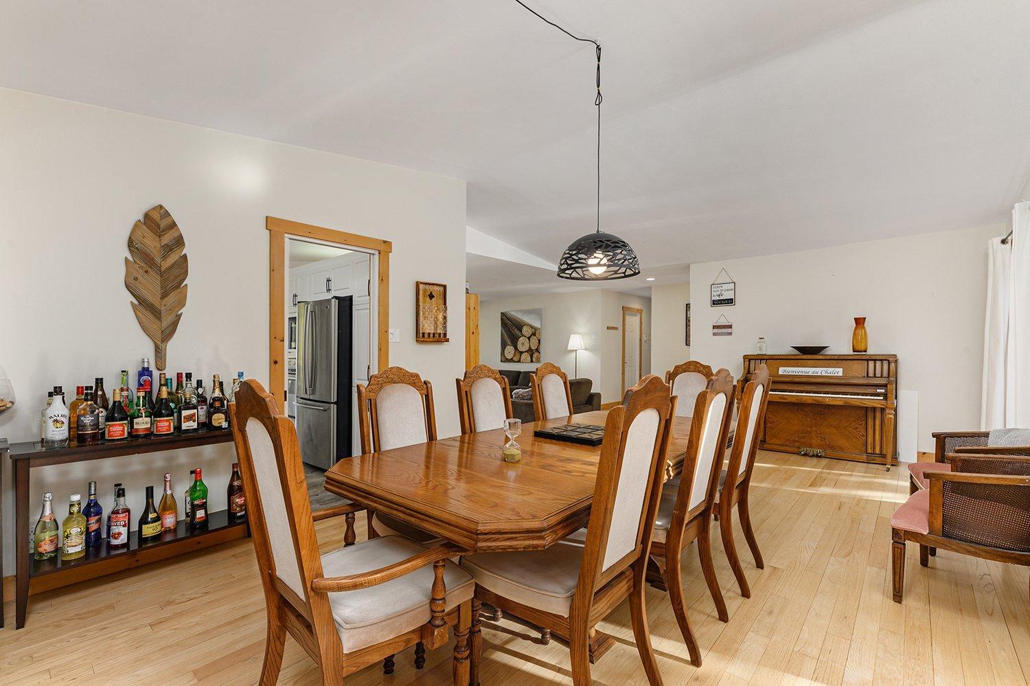 









11


Ch. des Boisés

,
Mont-Blanc,




QC
J0T1J2

