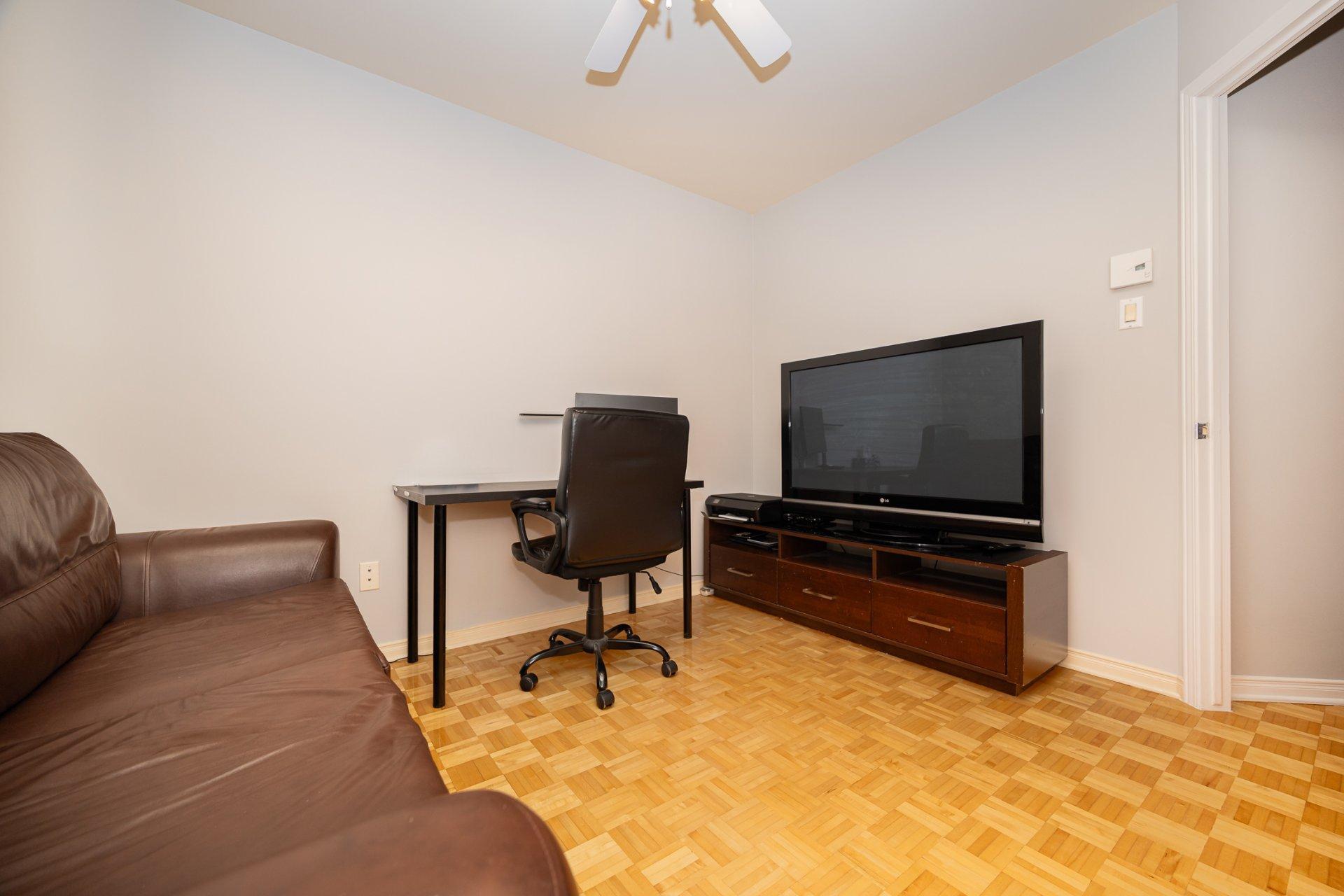 









4404


Rue Barrière

,
Laval (Chomedey),




QC
H7W5L4

