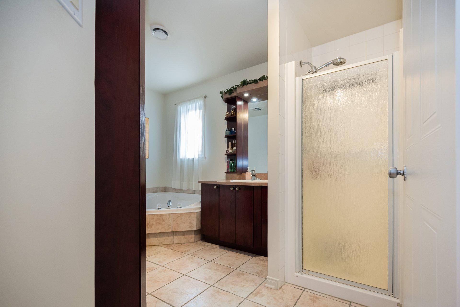 









4404


Rue Barrière

,
Laval (Chomedey),




QC
H7W5L4

