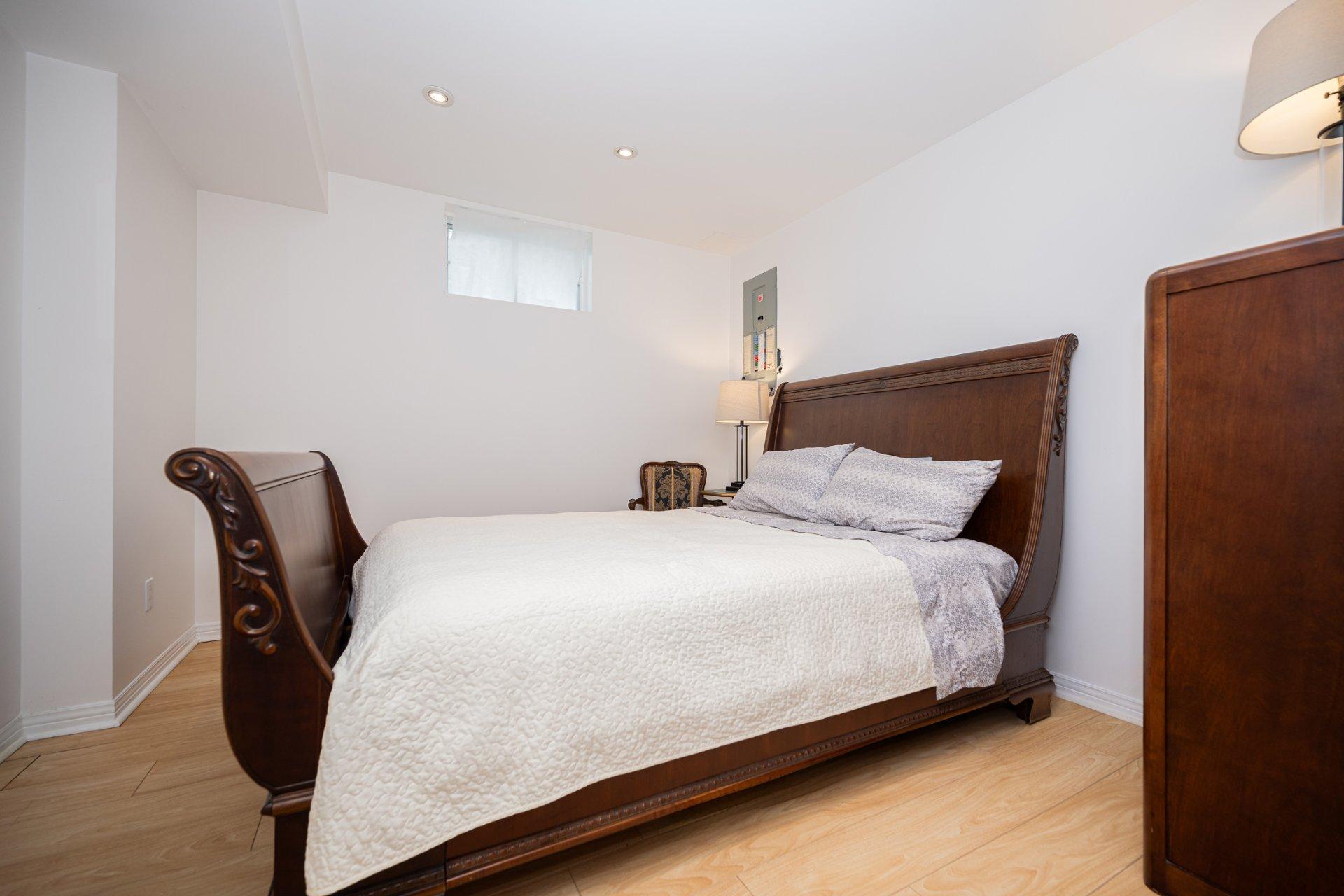 









4404


Rue Barrière

,
Laval (Chomedey),




QC
H7W5L4

