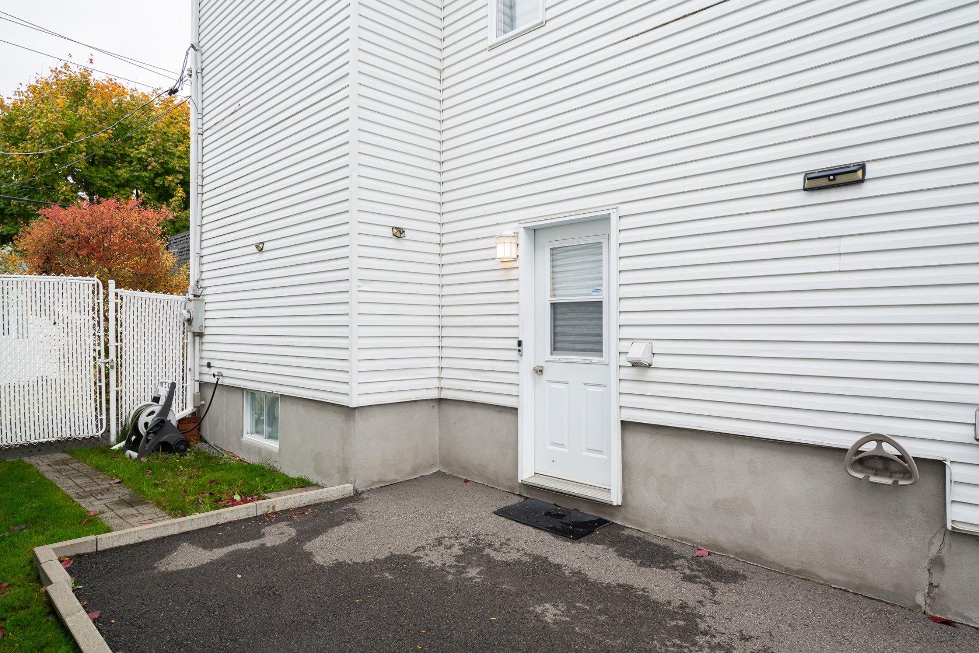









4404


Rue Barrière

,
Laval (Chomedey),




QC
H7W5L4

