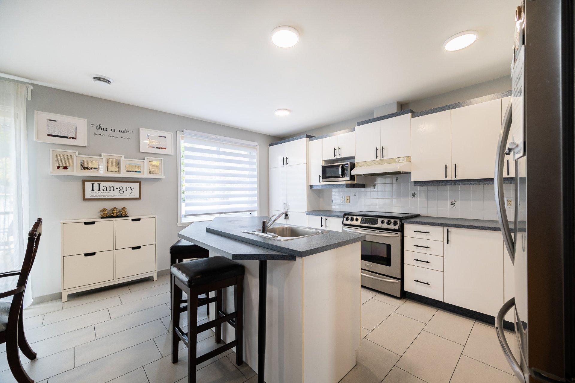 









4404


Rue Barrière

,
Laval (Chomedey),




QC
H7W5L4

