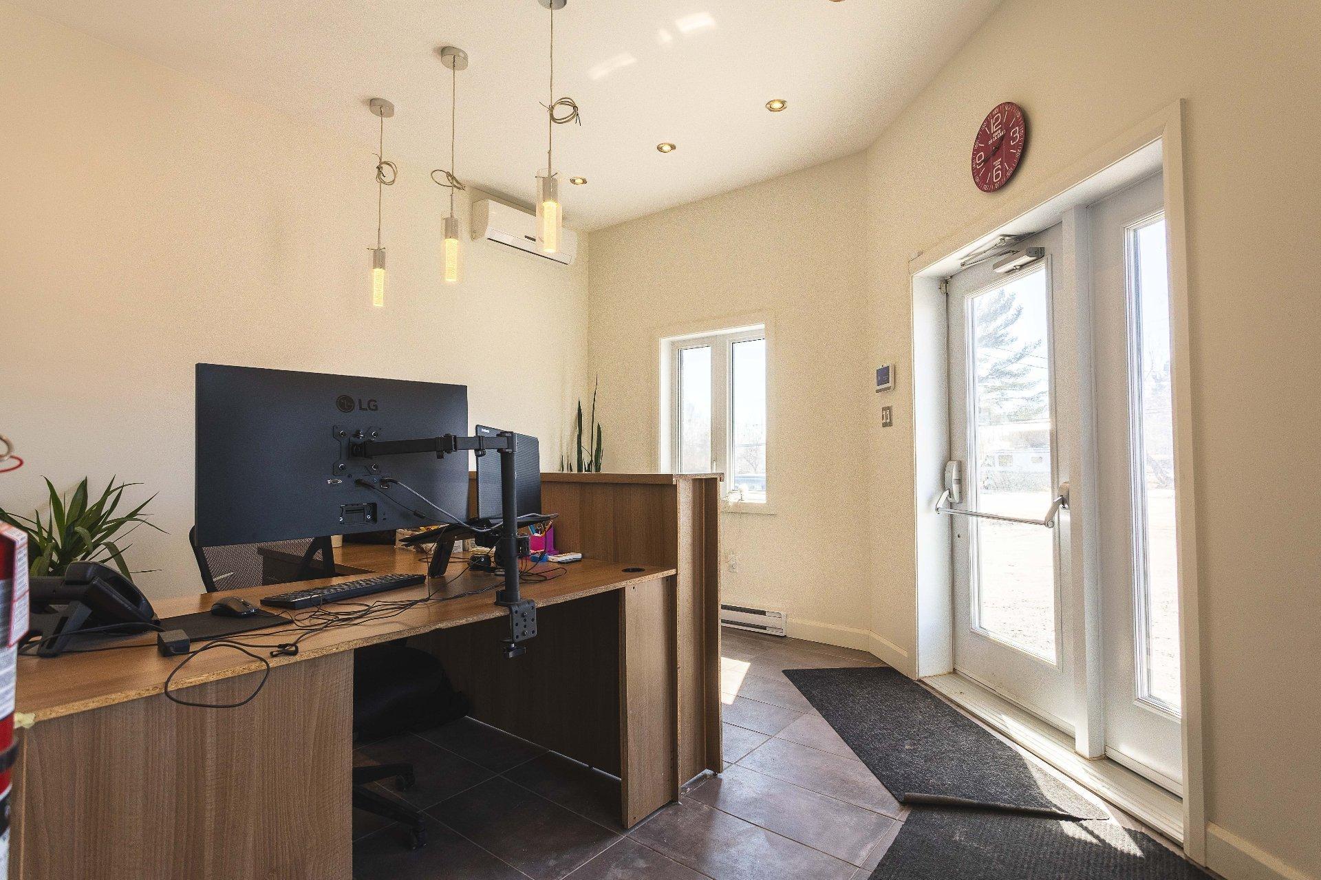 









228


Ch. de St-Gérard

,
Shawinigan,




QC
G9N6Z3

