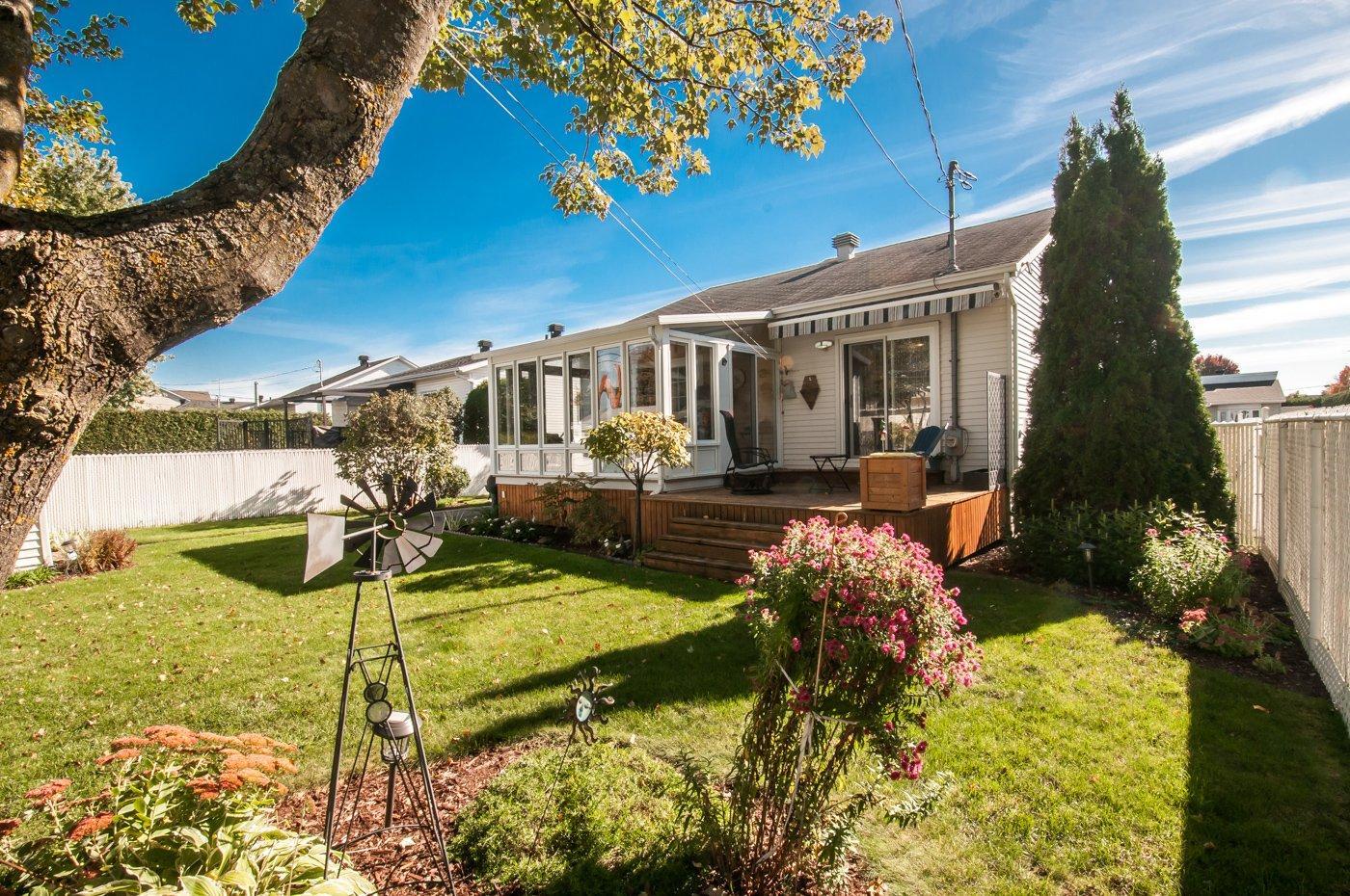 









76


Rue des Épinettes

,
Saint-Jean-sur-Richelieu,




QC
J2W1L4

