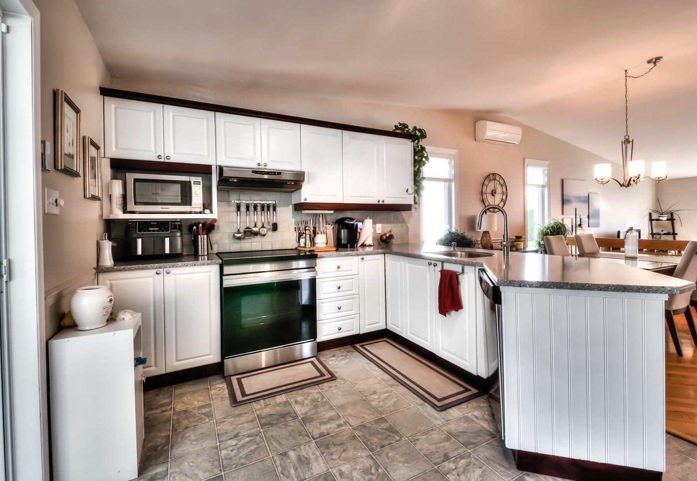 









76


Rue des Épinettes

,
Saint-Jean-sur-Richelieu,




QC
J2W1L4


