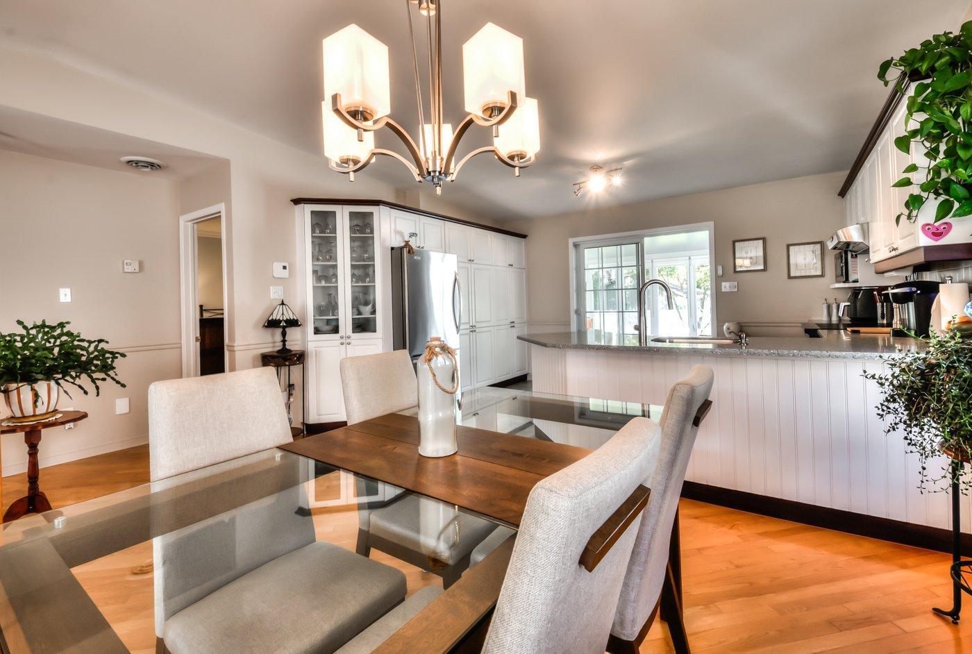 









76


Rue des Épinettes

,
Saint-Jean-sur-Richelieu,




QC
J2W1L4

