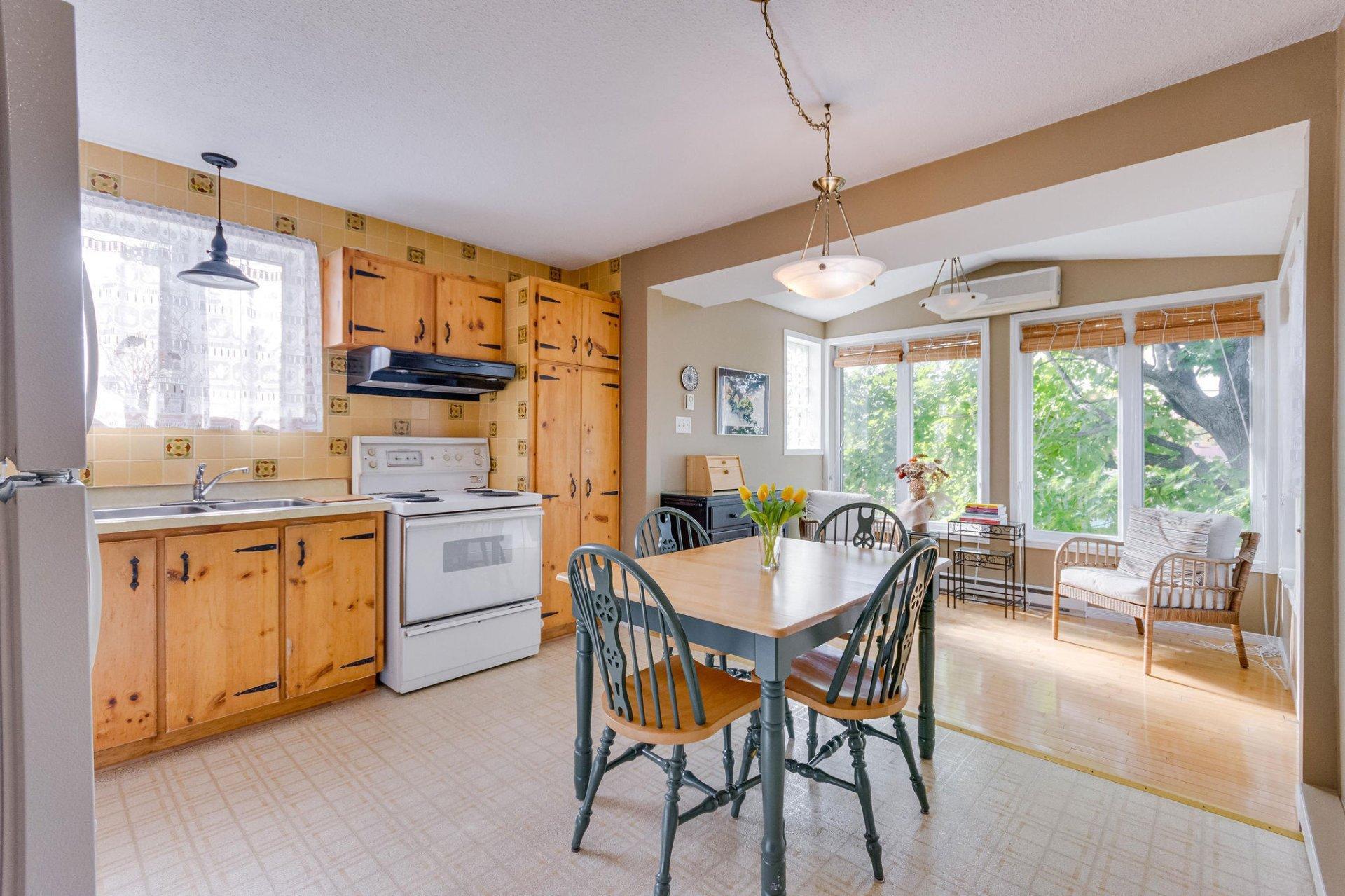 









372


Rue James-Martin

,
Gatineau (Buckingham),




QC
J8L3C6

