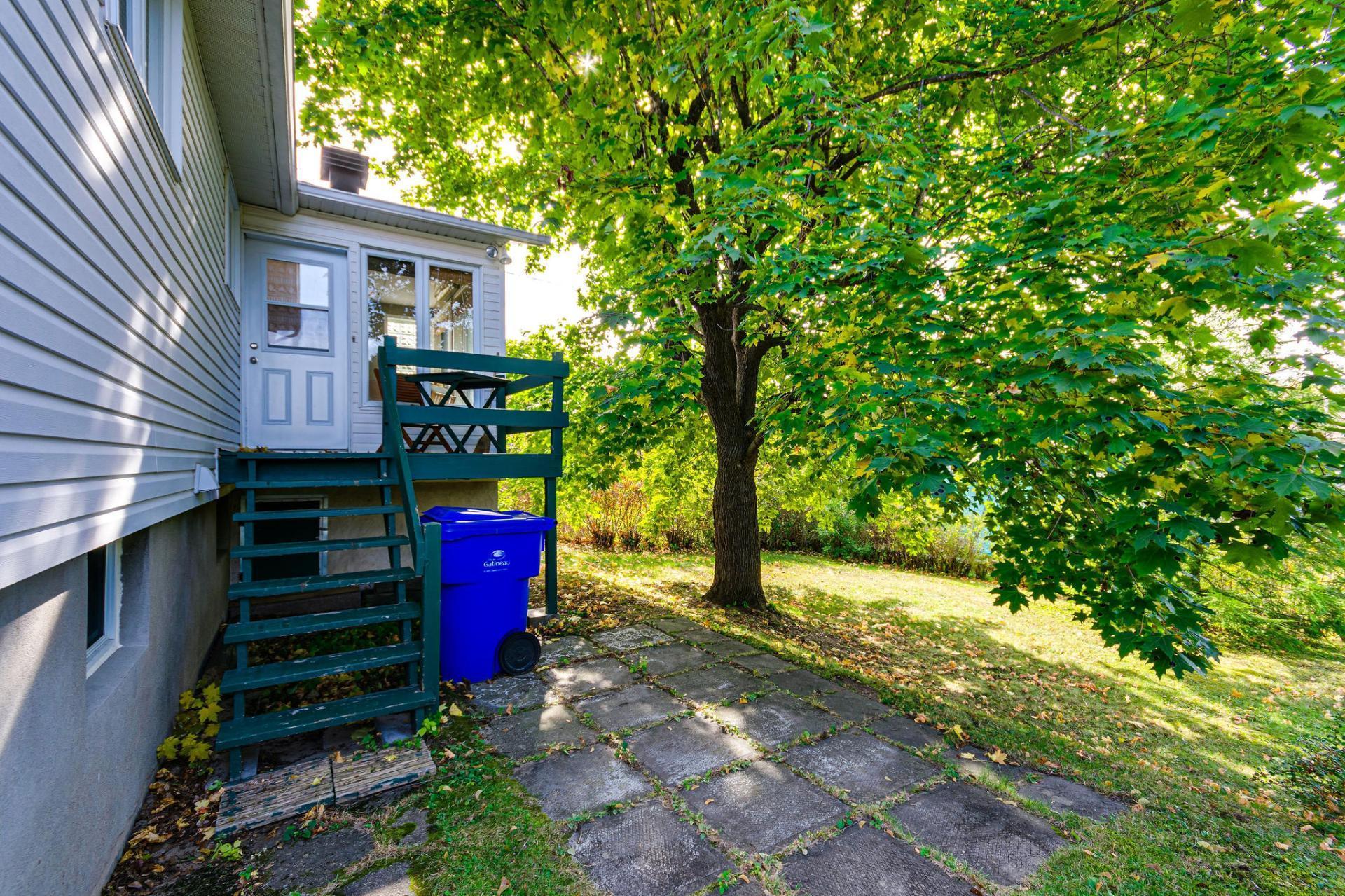 









372


Rue James-Martin

,
Gatineau (Buckingham),




QC
J8L3C6

