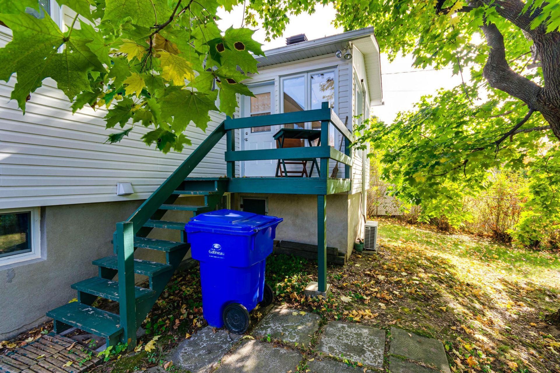 









372


Rue James-Martin

,
Gatineau (Buckingham),




QC
J8L3C6

