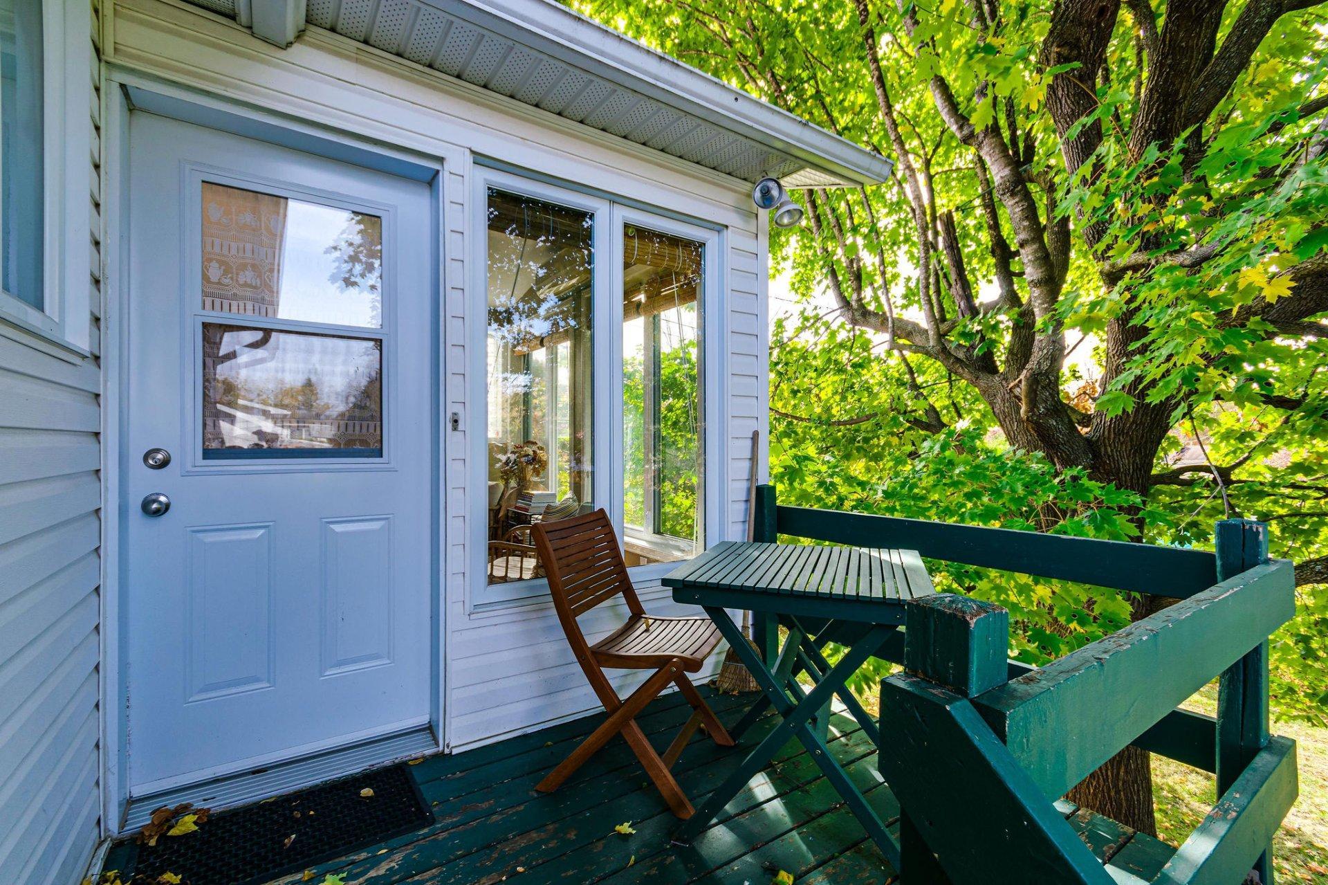 









372


Rue James-Martin

,
Gatineau (Buckingham),




QC
J8L3C6

