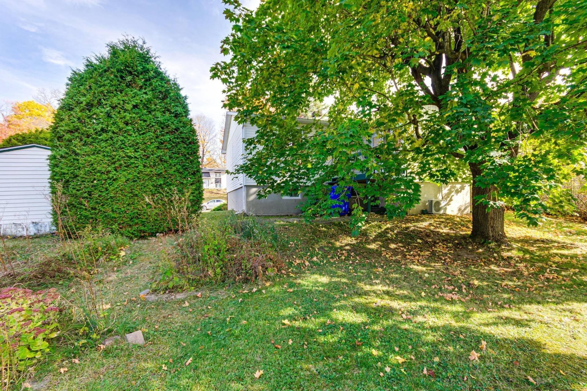 









372


Rue James-Martin

,
Gatineau (Buckingham),




QC
J8L3C6

