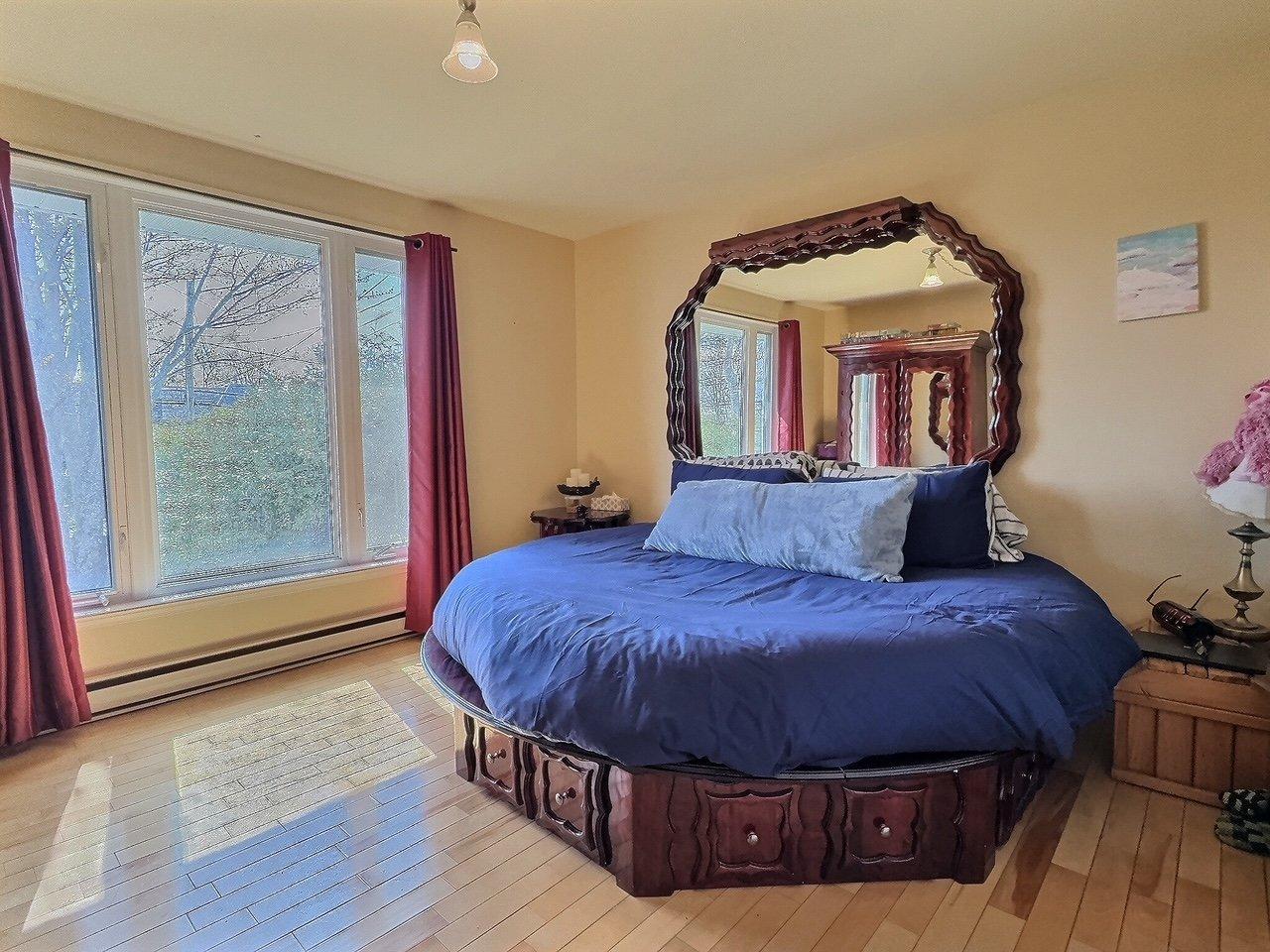 









235


Rue Monseigneur-Vel

,
Magog,




QC
J1X3W5

