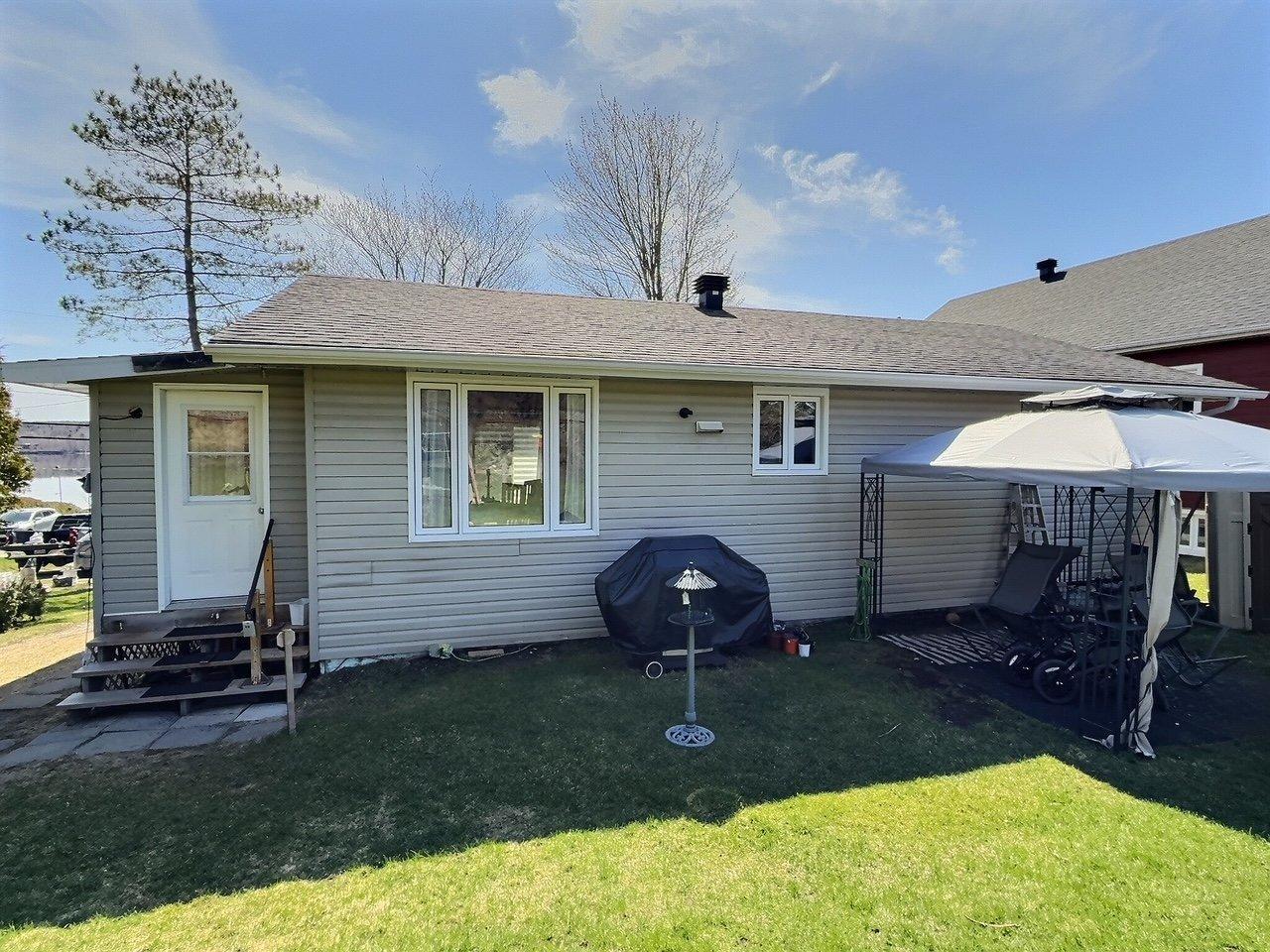 









235


Rue Monseigneur-Vel

,
Magog,




QC
J1X3W5

