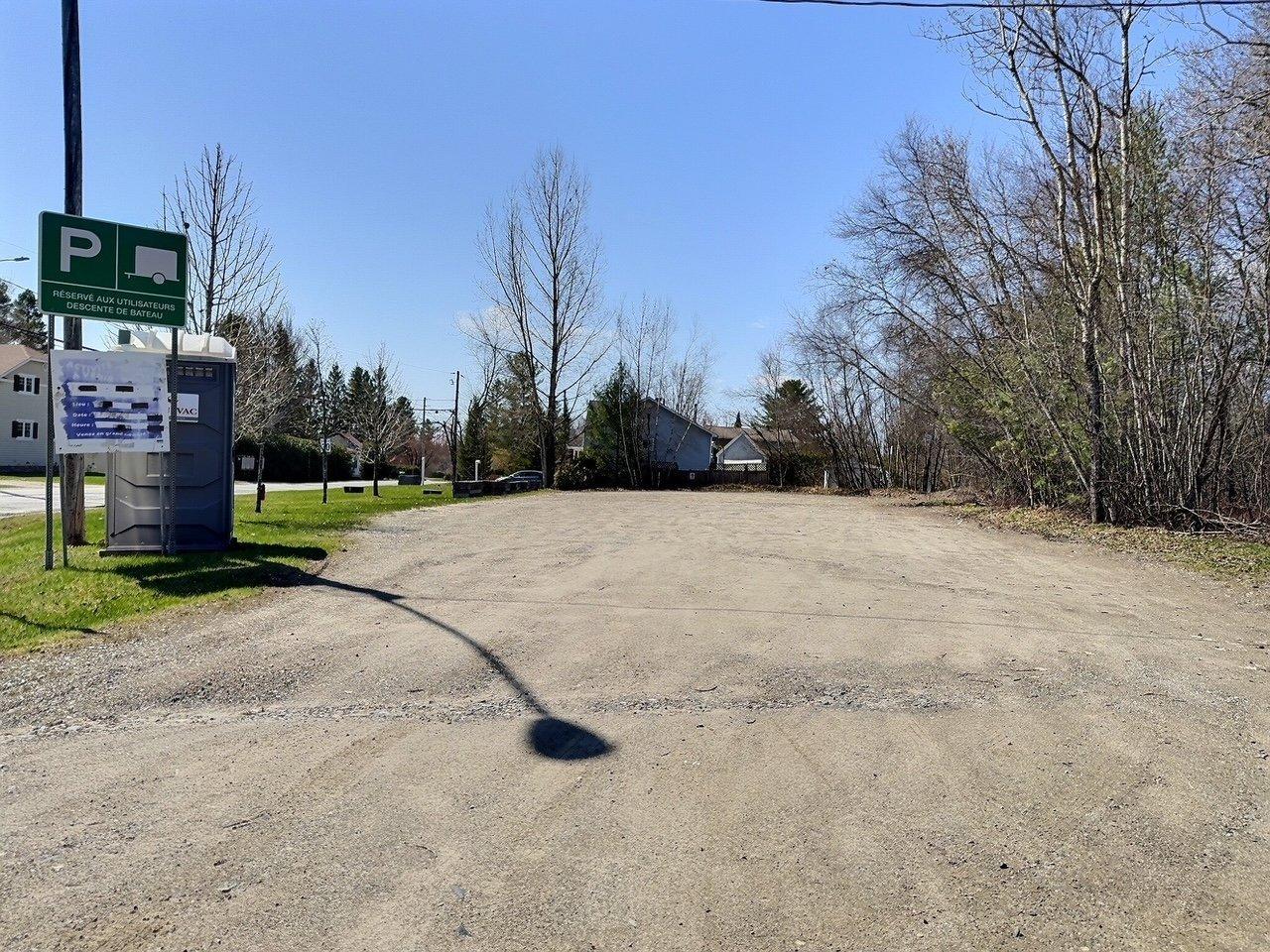 









235


Rue Monseigneur-Vel

,
Magog,




QC
J1X3W5

