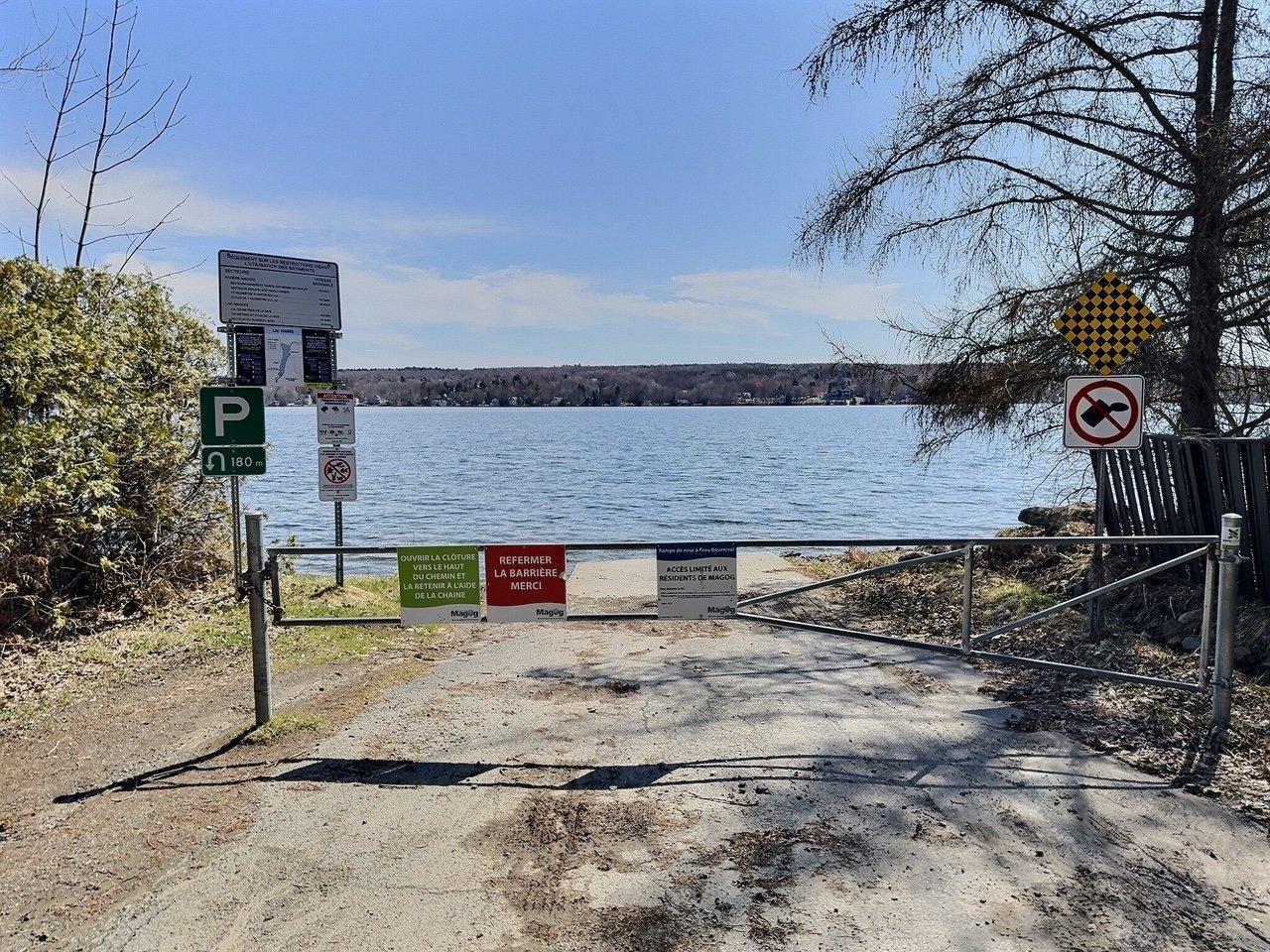 









235


Rue Monseigneur-Vel

,
Magog,




QC
J1X3W5

