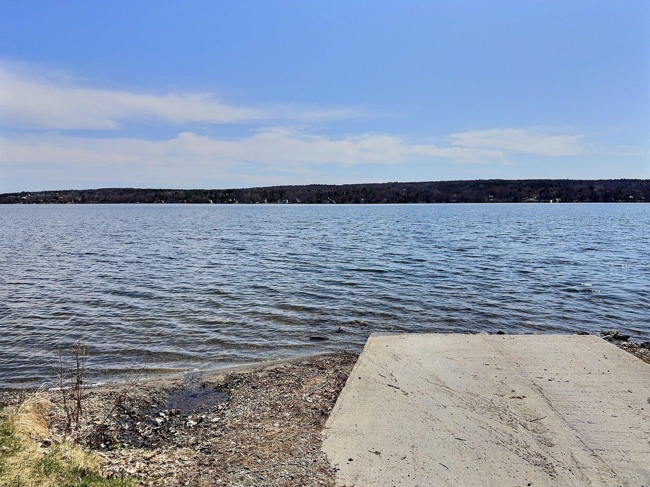 









235


Rue Monseigneur-Vel

,
Magog,




QC
J1X3W5

