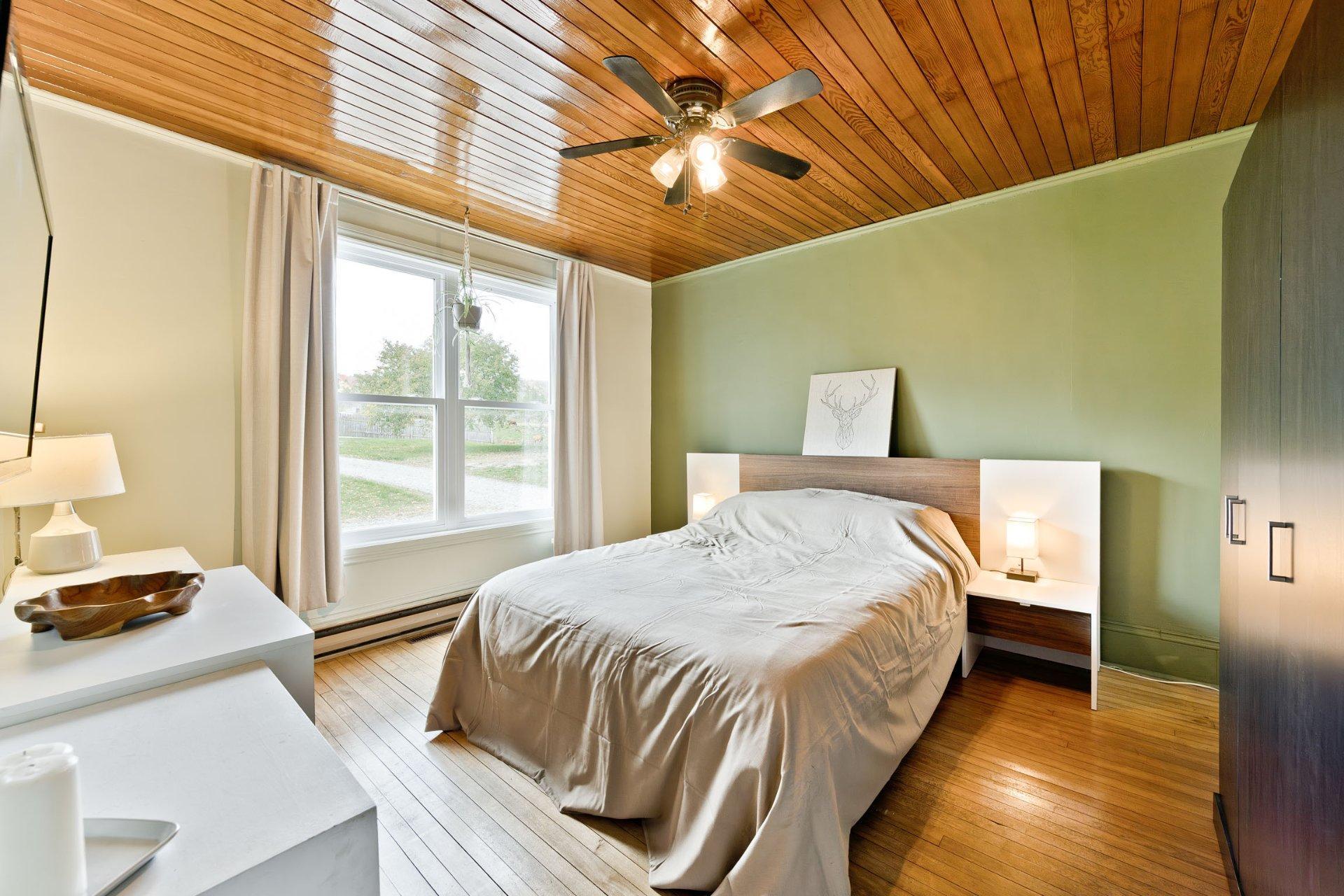









1455


Ch. Favreau

,
Sainte-Edwidge-de-Clifton,




QC
J0B2R0

