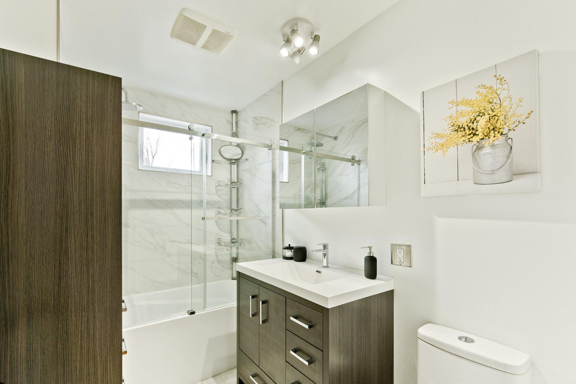 









1455


Ch. Favreau

,
Sainte-Edwidge-de-Clifton,




QC
J0B2R0

