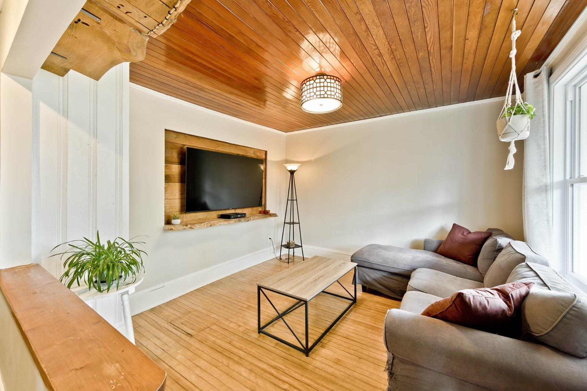 









1455


Ch. Favreau

,
Sainte-Edwidge-de-Clifton,




QC
J0B2R0

