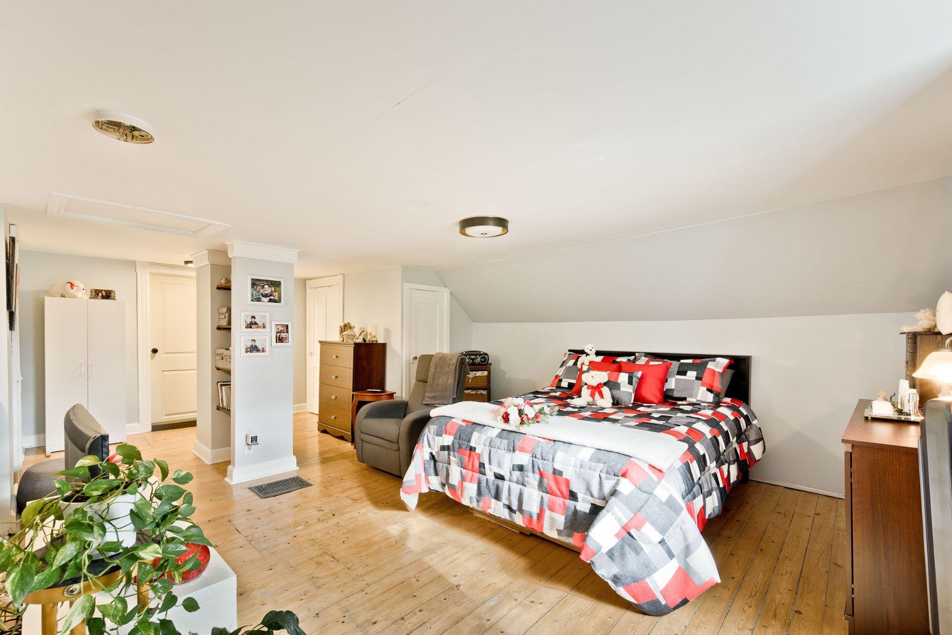









1455


Ch. Favreau

,
Sainte-Edwidge-de-Clifton,




QC
J0B2R0

